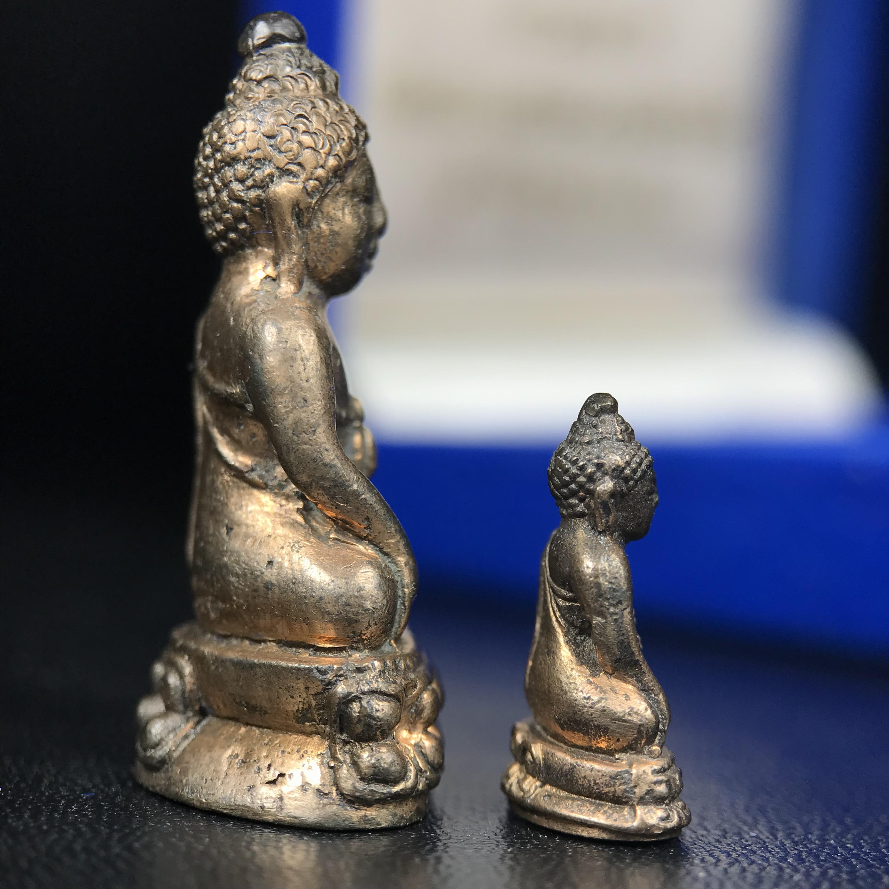 พระกริ่ง-พระชัยวัฒน์ นวราชบพิตร วัดตรีทศเทพ ปี 2530 เนื้อนวโลหะ(1ใน 500 ชุด สุดหายาก)จัดสร้างในวาระพระบาทสมเด็จพระเจ้าอยู่หัวรัชกาลที่ 9 เจริญพระชนมพรรษา 5 รอบนักษัตริย์(ในหลวงรัชกาลที่9เสด็จเททอง) (สภาพสวยครบสมบูรณ์))พิธีใหญ่ รุ่นยอดนิยม