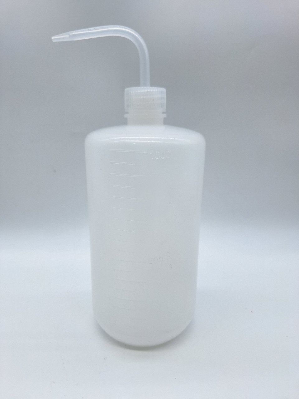 Wash Bottle PP 250ML 500ML 1000 ML ยี่ห้อ LAPMA ขวดฉีดน้ำกลั่น ขวดน้ำกลั่น ขวดบีบ ขวดผสมยา ผสมปุ๋ย ใส่สารเคมี ขวดรดน้ำแคคตัส (ขายแพ็ค 20ชิ้น)