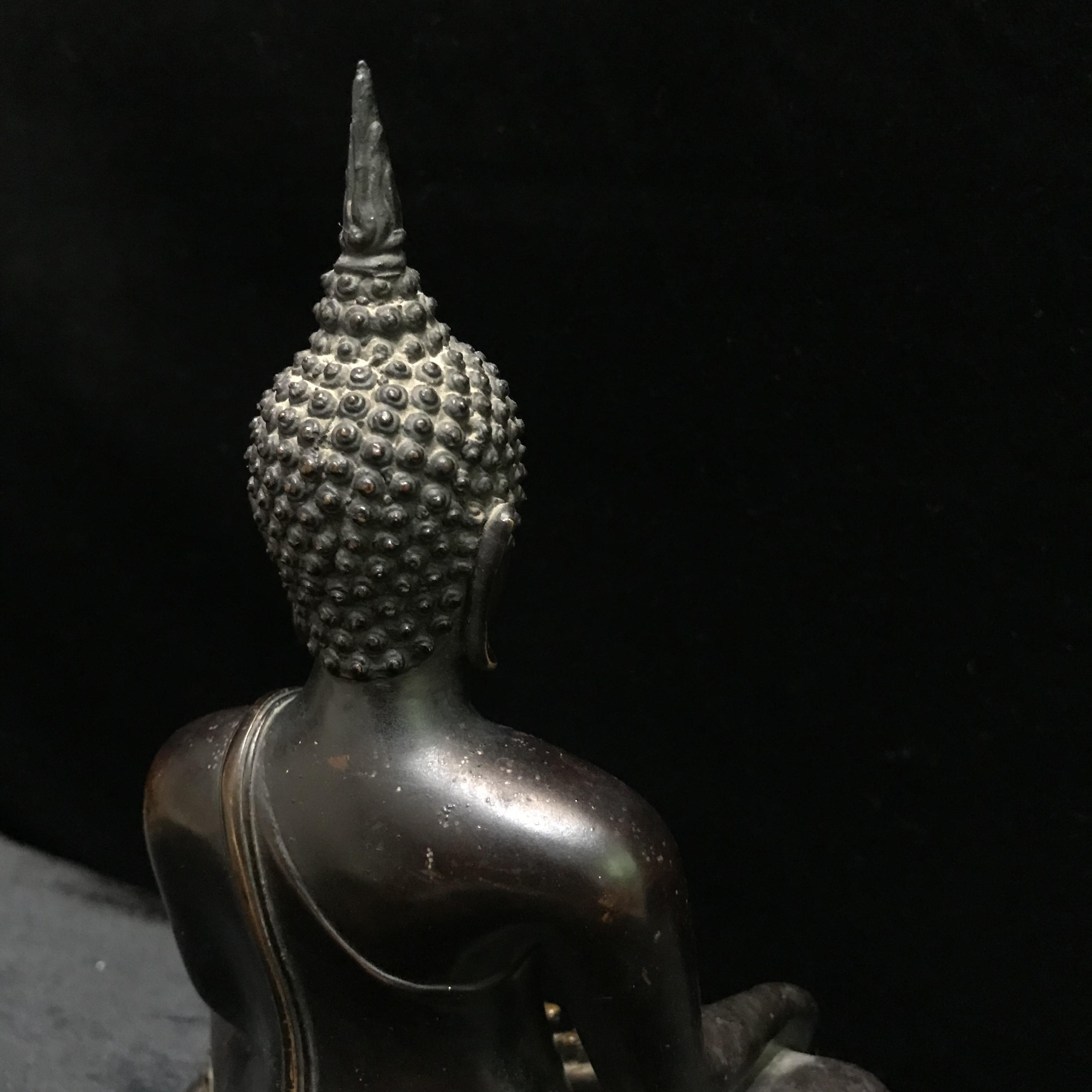 จักรพรรดิแห่งพระบูชา ภปร พระพุทธรูป ภปร รุ่นแรก(กฐินต้น) พ.ศ.2506 วัดเทวสังฆาราม(วัดเหนือ)จังหวัดกาญจนบุรี หน้าตัก5นิ้ว(ในหลวงรัชกาลที่9เสด็จเททอง)