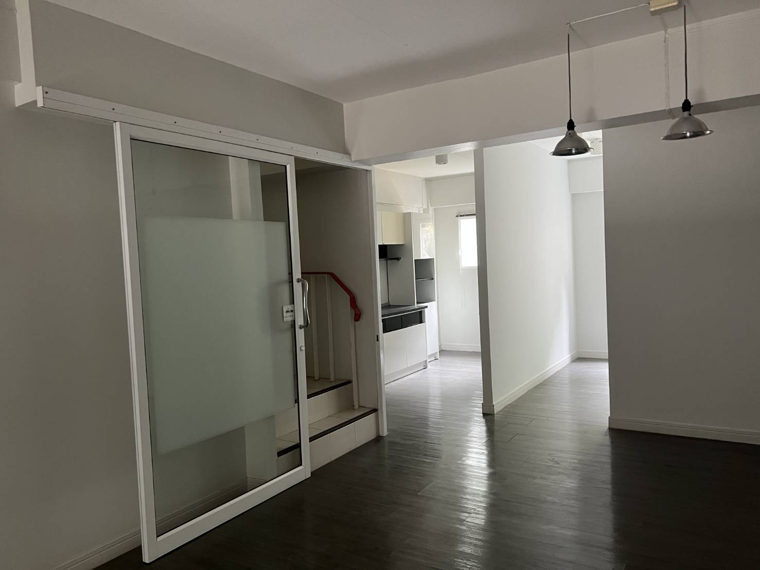 For Rent : Samkong, 3-Story Commercial Building, 1 Bedroom 3 Bathrooms