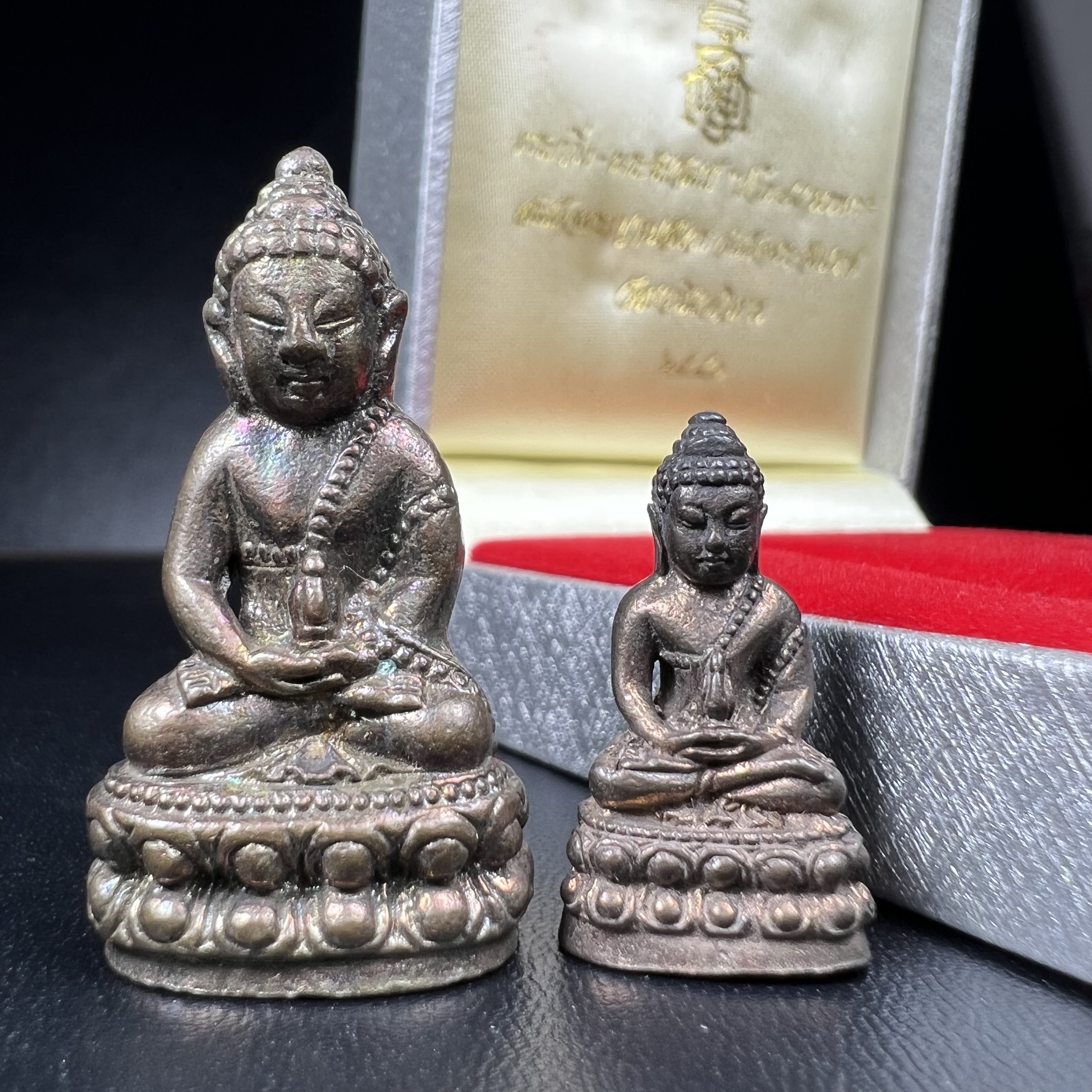 พระกริ่ง-พระชัยวัฒน์ ปวโร 84 พรรษา สมเด็จพระญาณสังวร สมเด็จพระสังฆราช วัดบวรนิเวศวิหาร ปี 2540 เนื้อนวโลหะ พร้อมกล่องบรรจุเดิมครบสมบูรณ์(ชุดหมายเลข 2281)