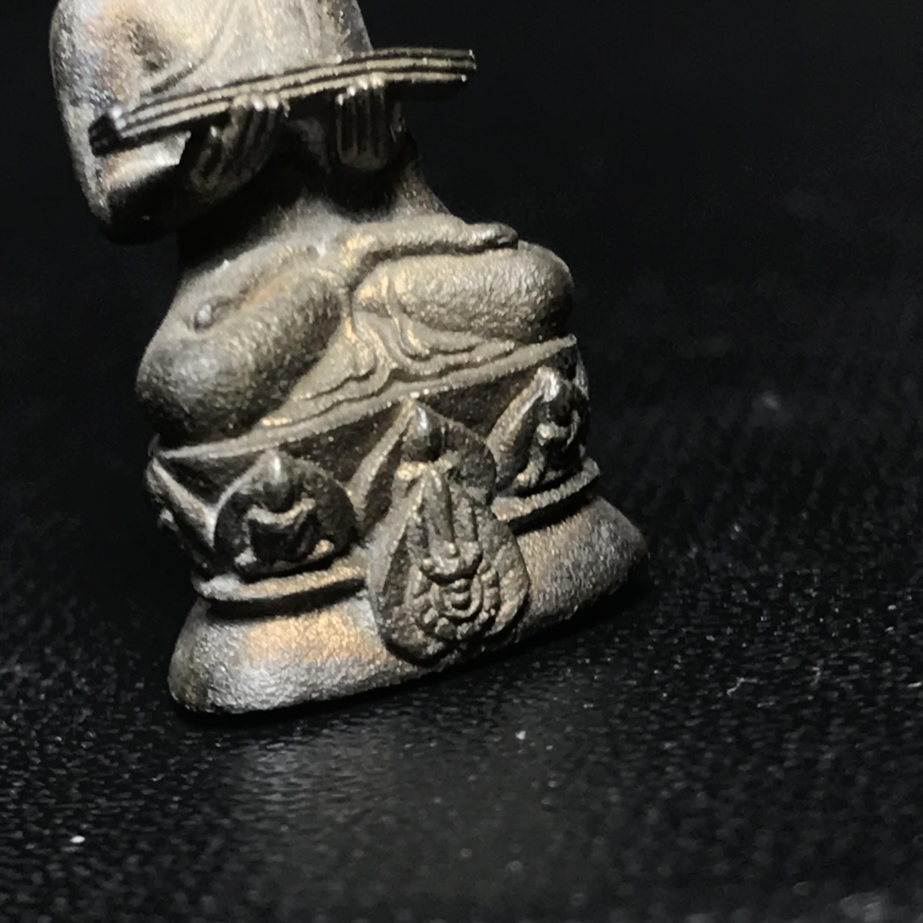 พระกริ่งปรมานุชิตชิโนรส วัดพระเชตุพนวิมลมังคลาราม(วัดโพธิ์) ปี2533 เนื้อนวโลหะ ( ในหลวงรัชกาลที่9เสด็จเททอง)