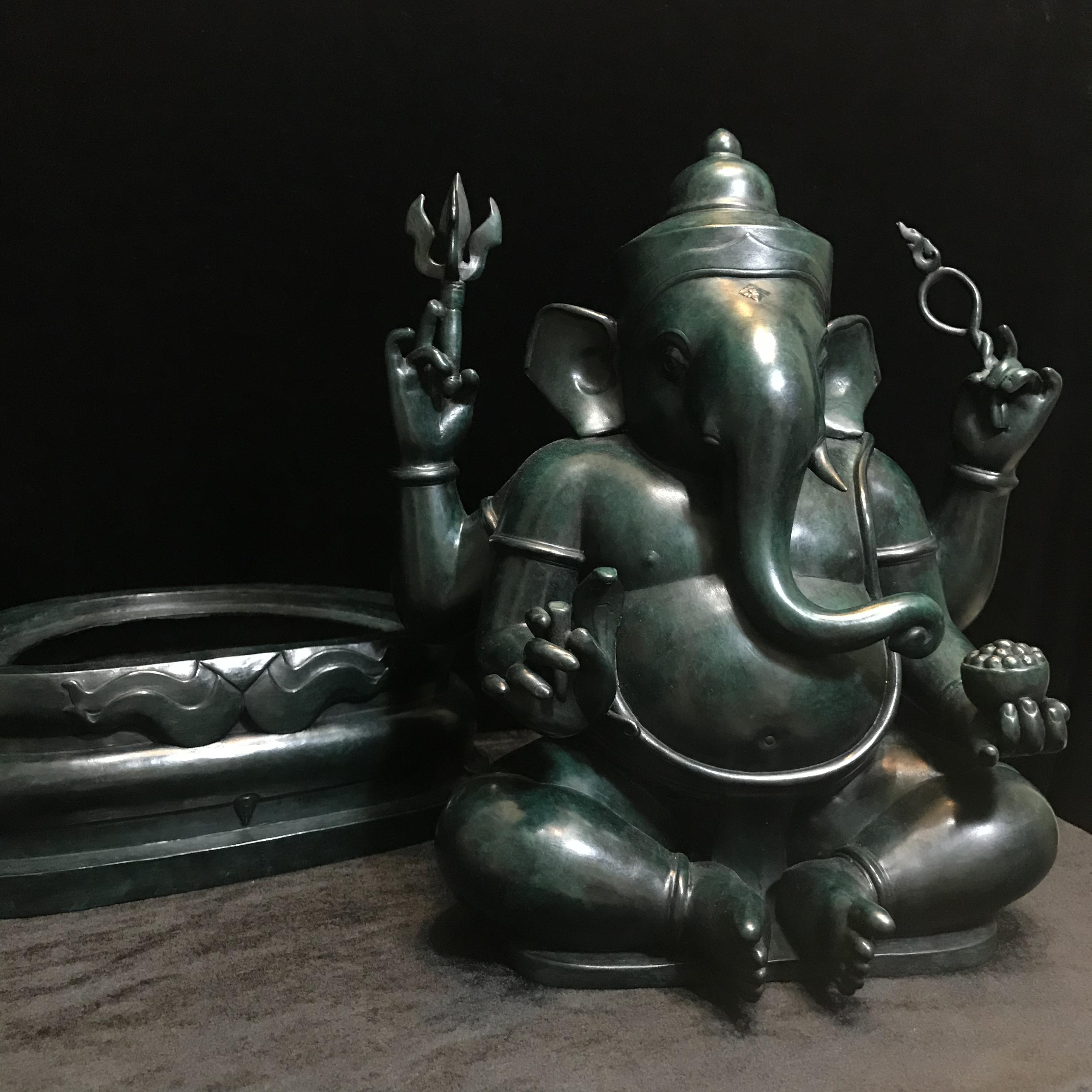 พระพิฆเนศวร 65 ปี คณะจิตรกรรม มหาวิทยาลัยศิลปากร ปี2551 ลอยองค์เนื้อสำริดขนาดหน้าตัก 9 นิ้ว(เนื้อสำริดเขียวพลาติน่า)