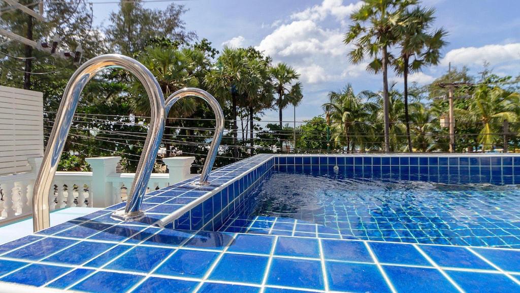 For Sale : Patong, Luxury Patong Resort , 36 Rooms, 5 floors