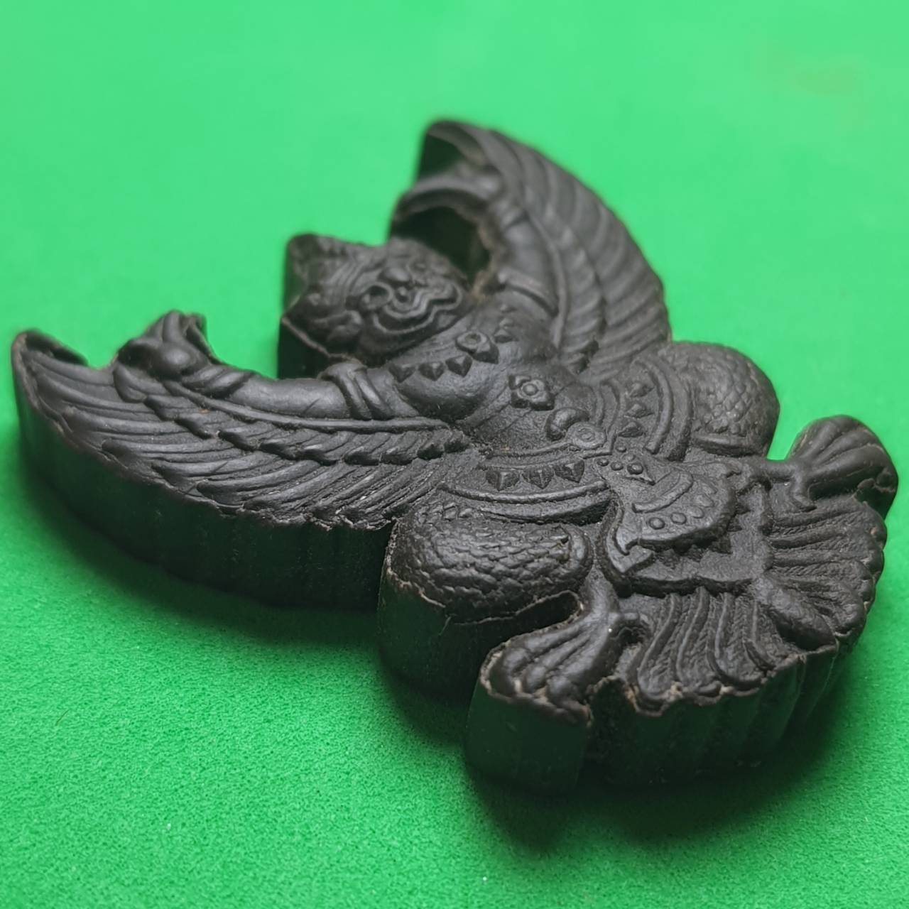 พระเครื่อง พญาครุฑห้อยคอ เลี่ยมกรอบ รุ่น รุ่งเรือง อำนาจ บารมี สีดำ ครุฑ จี้พญาครุฑ ครุฑบูชา