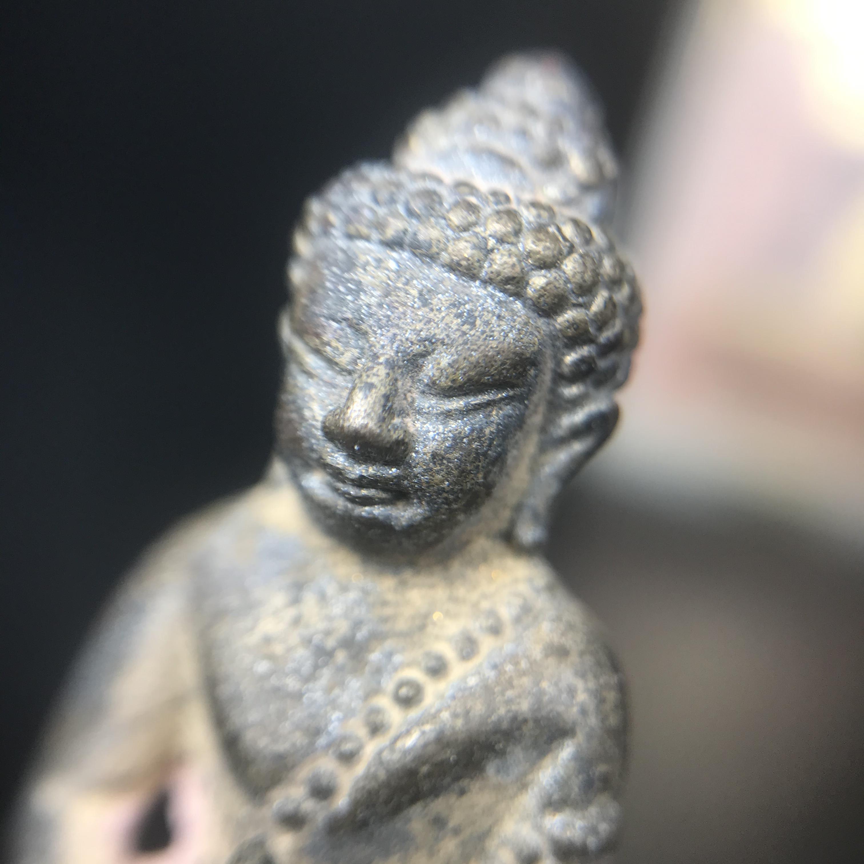 พระกริ่งชินบัญชรฉลองพระชันษา 100 ปี สมเด็จพระญาณสังวร วัดบวรนิเวศวิหาร ปี 2556 เนื้อนวโลหะผสมทองคำก้นอุดผงพรายกุมาร หลวงปู่ทิม พิธีใหญ่ มวลสารเด่น นิยม(1 ใน 599 องค์)หายาก