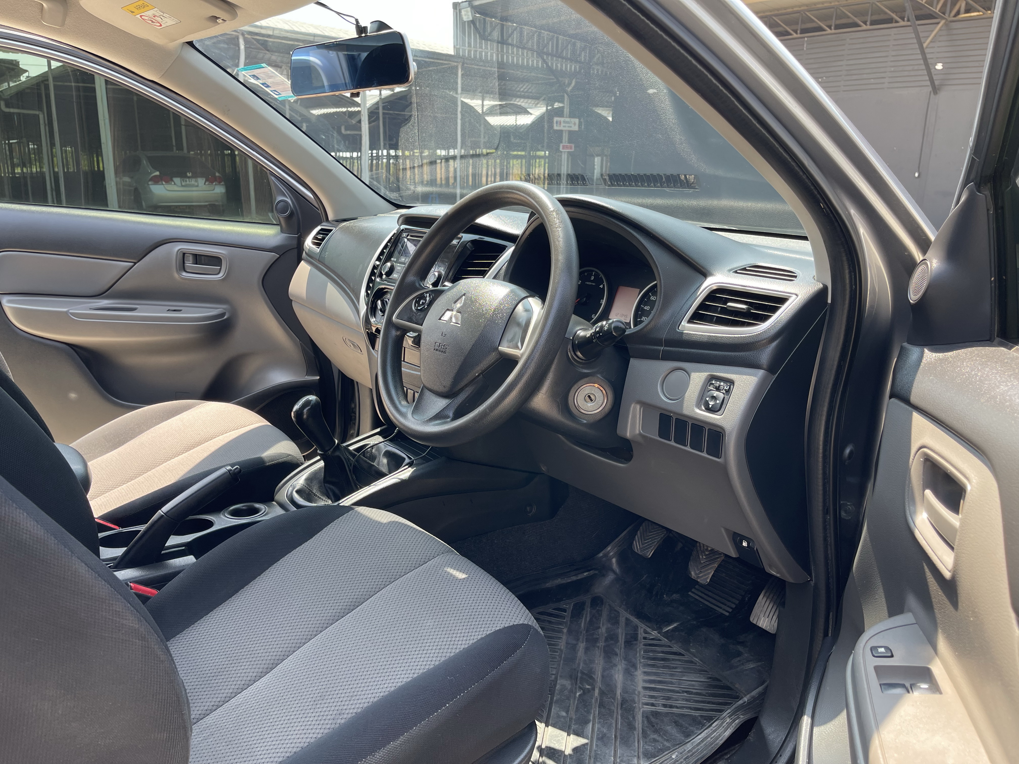 Mitsubishi Triton All New Cab 2.5 Glx 2019 เทา