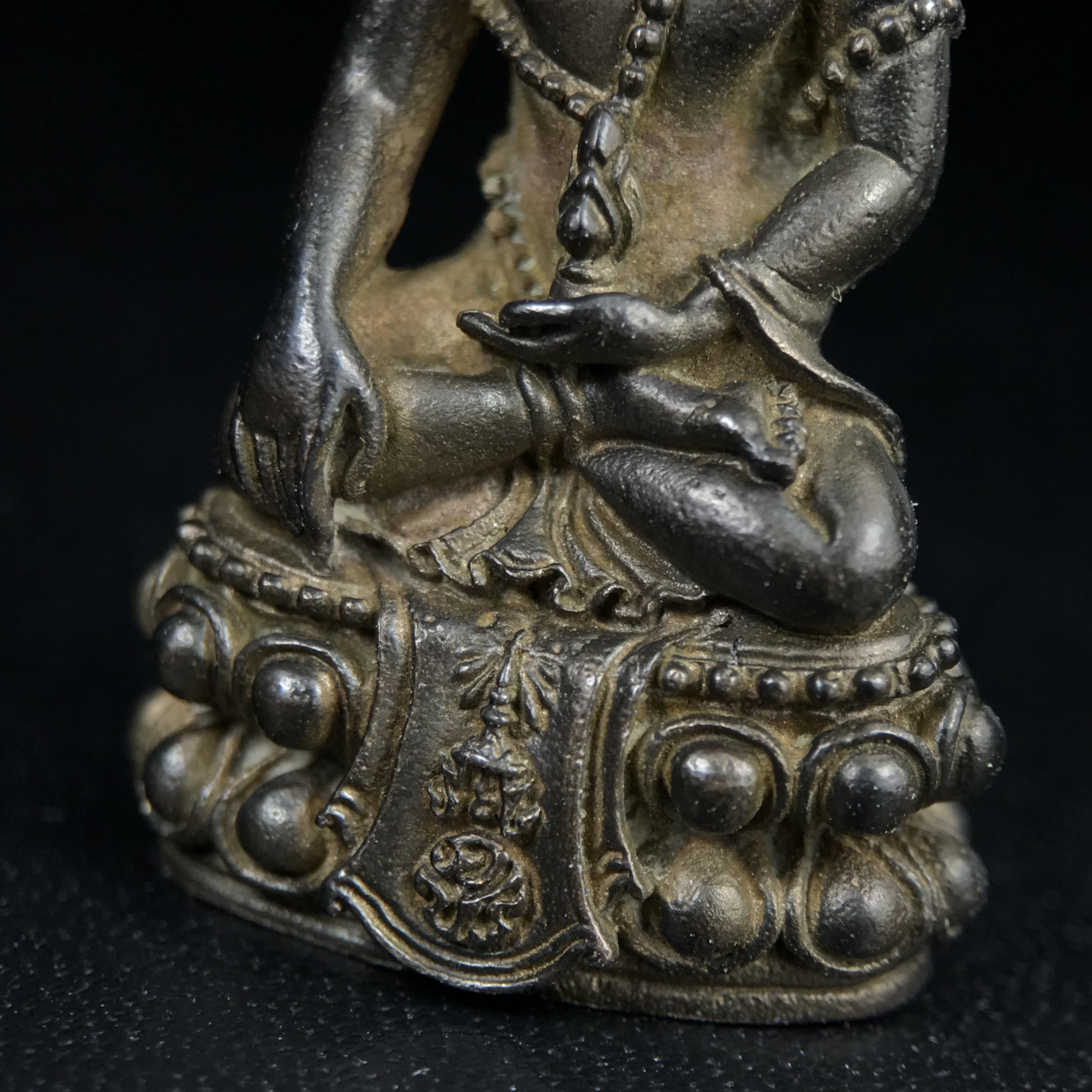 พระกริ่งศิรากาศ ภปร.(พระกริ่งคุ้มเกล้า)วัตถุมงคล"คุ้มเกล้าฯ" มูลนิธิ “คุ้มเกล้า” ในพระบรมราชูปถัมภ์ จัดสร้าง โรงพยาบาลภูมิพล เนื้อนวโลหะ(พิมพ์หน้าไทย)(ในหลวงรัชกาลที่9เสด็จเททอง)(พิธีใหญ่)(นิยม)