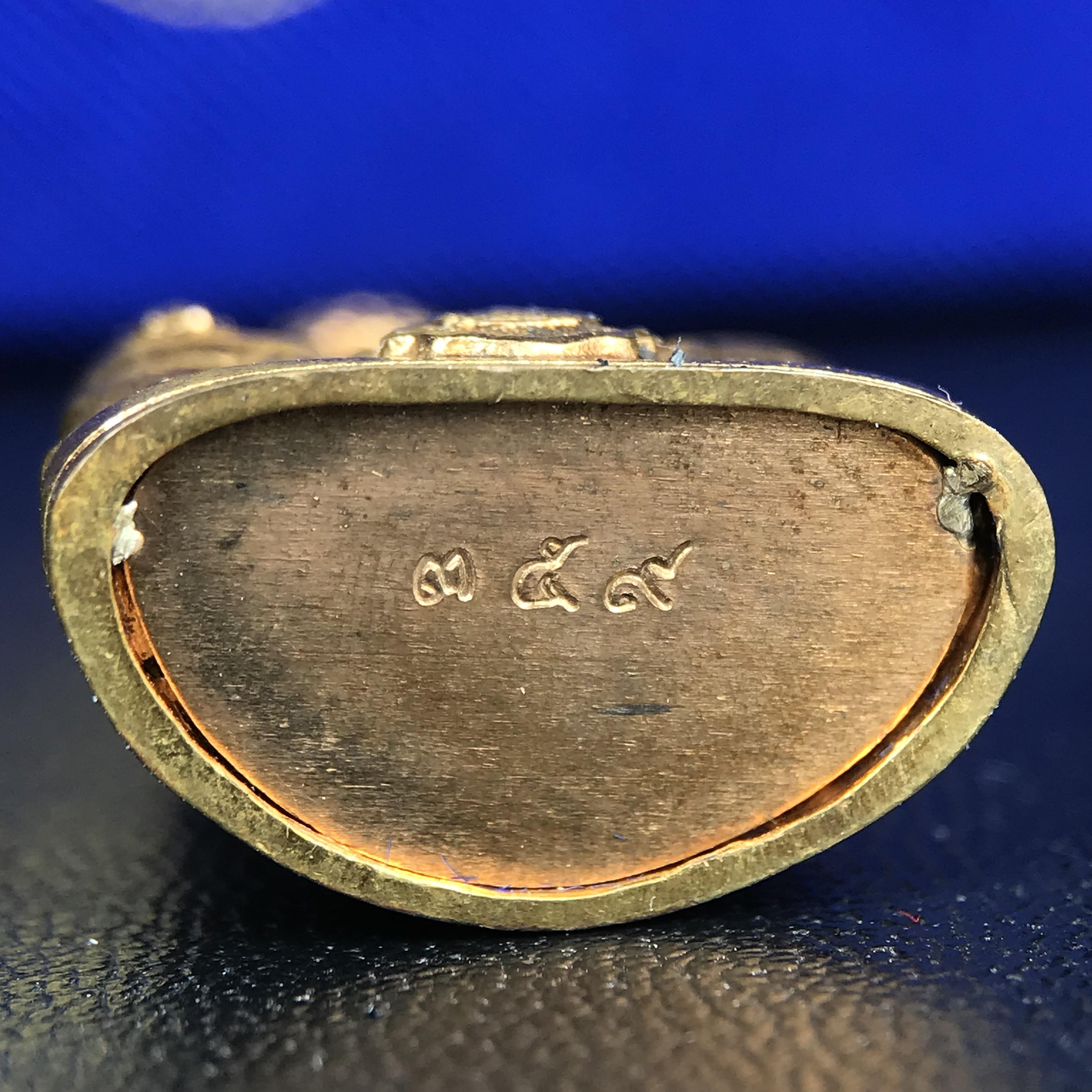 พระกริ่งไพรีพินาศ บรรจุเหล็กไหล ครั้งแรกและครั้งเดียวในประวัติศาสตร์ เฉลิมพระเกียรติ พระบาทสมเด็จพระเจ้าอยู่หัวรัชกาลที่9 พระชนมพรรษา 6 รอบ ปี2542 เนื้อสัมฤทธิ์(บรรจุเหล็กไหล)ดีนอก-ดีใน พิธีใหญ่ มวลสารเด่น (หายาก)