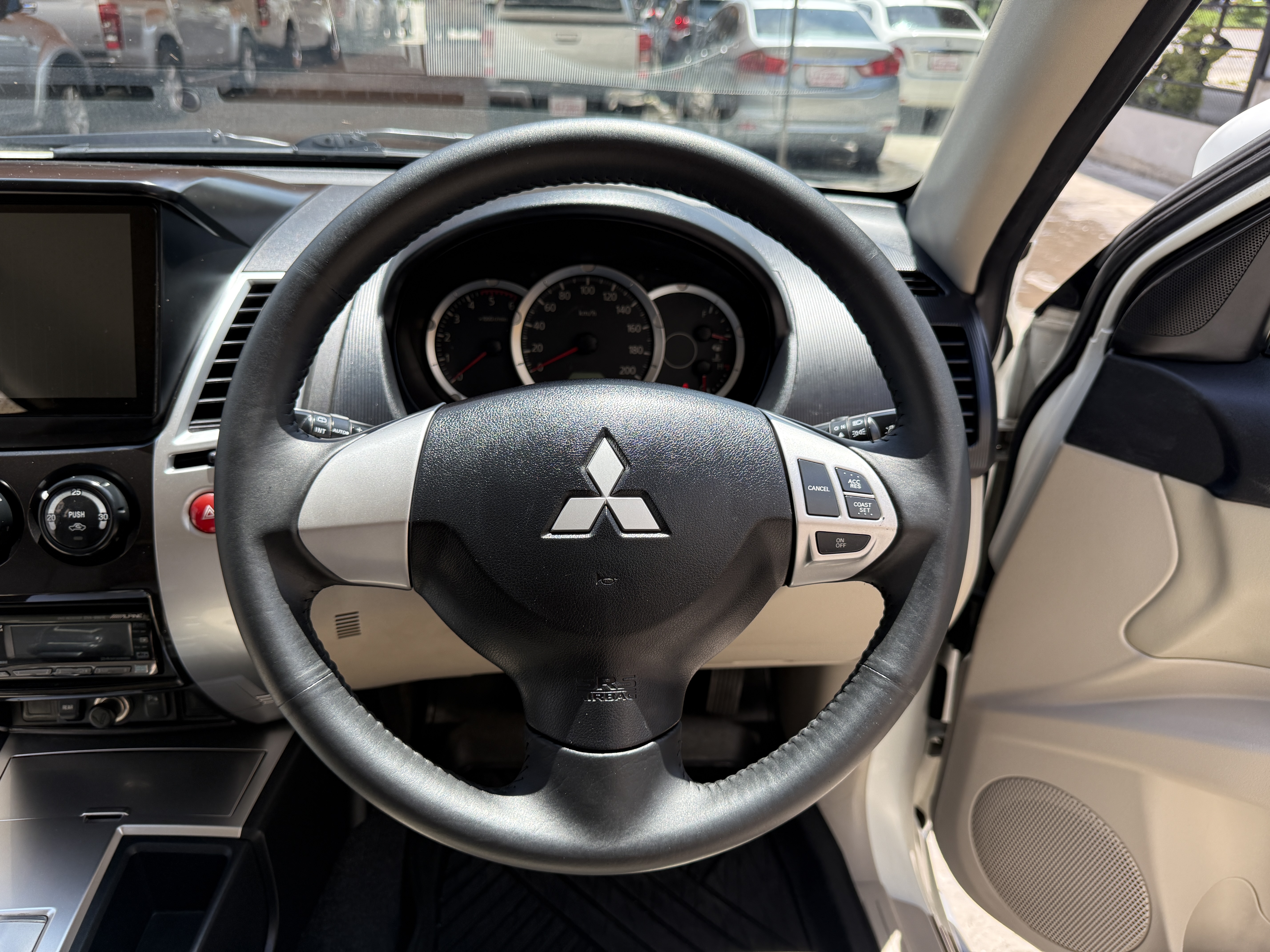 Mitsubishi Pajero Sport 2.5 GT 2WD At 2011 ขาวมุก