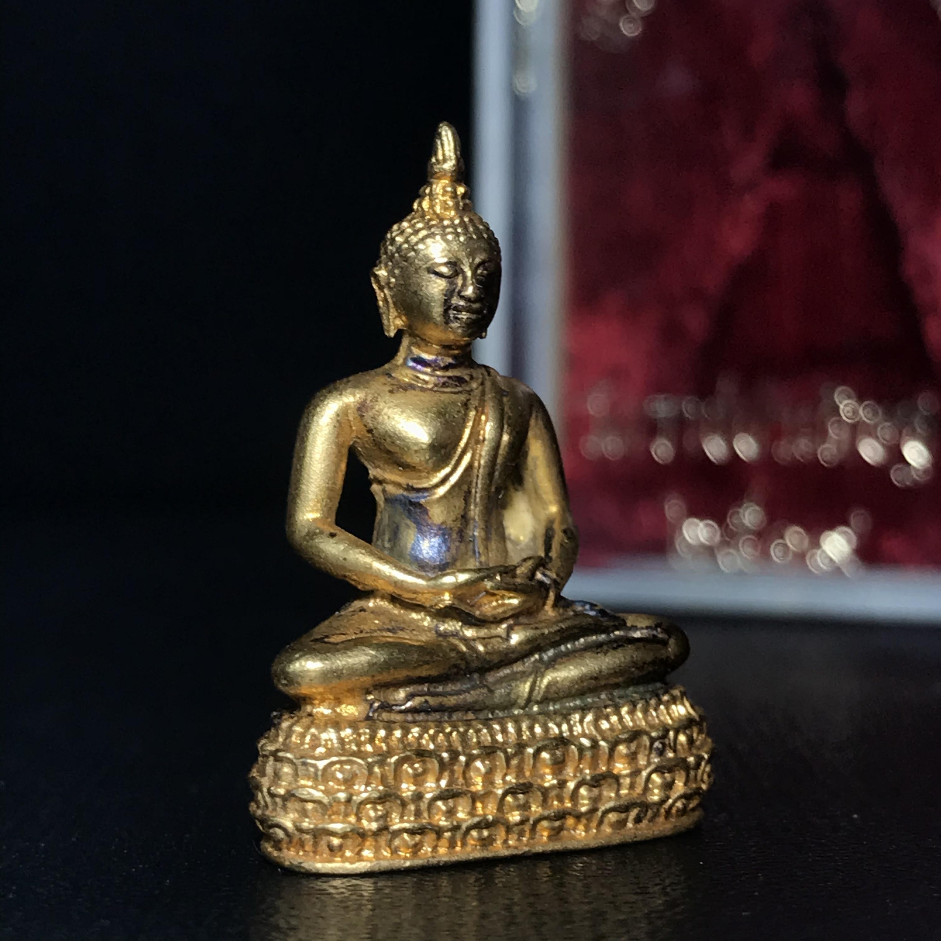 พระกริ่งพระพุทธสิหิงห์ วัดราชประดิษฐ์ ปี2519 เนื้อนวโลหะกะไหล่ทอง พร้อมกล่องบรรจุเดิม(ในหลวงรัชกาลที่9เสด็จในพิธี)