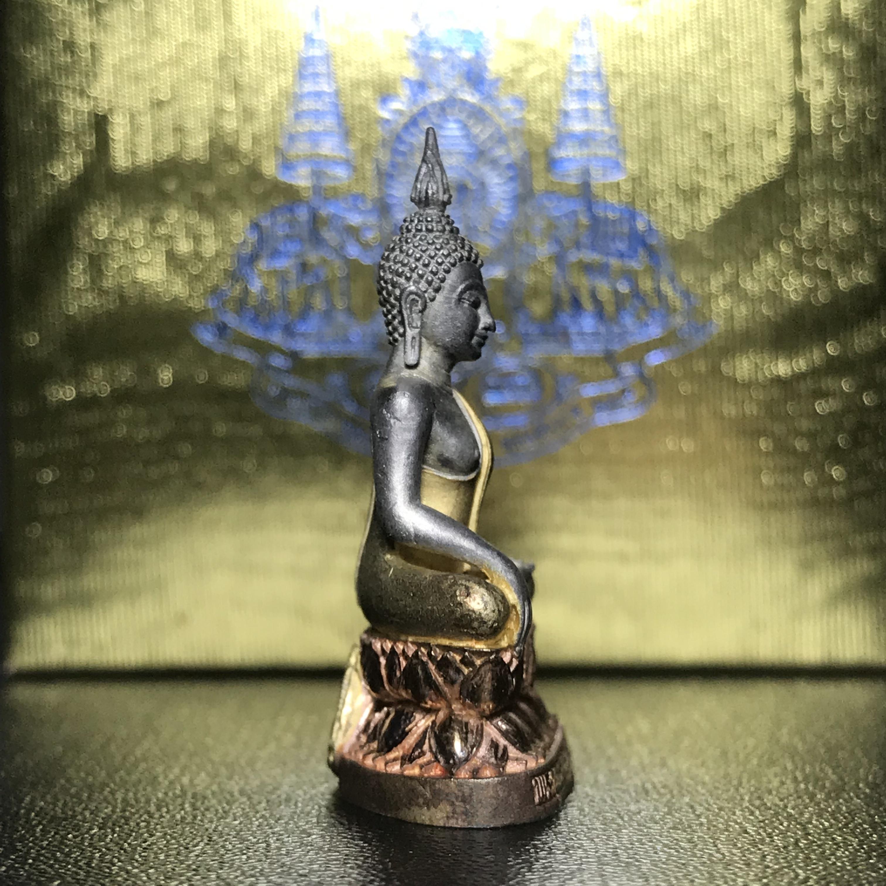 พระกริ่งพระพุทธนวราชบพิตร ครองสิริราชสมบัติครบ 50 ปี พ.ศ.2540 เนื้อเงินสามกษัตริย์