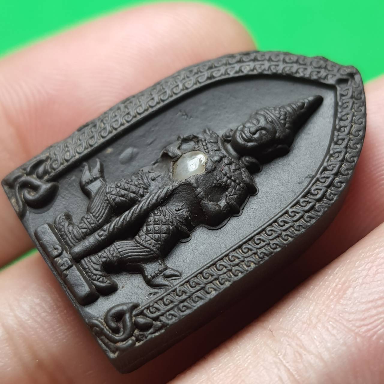 พระเครื่อง ท้าวเวสสุวรรณ รุ่น แก้ปีชง รวยไม่จบ จนไม่เป็น ภัยไม่มี สีดำ พระแท้ ท้าวเวสสุวรรณแท้