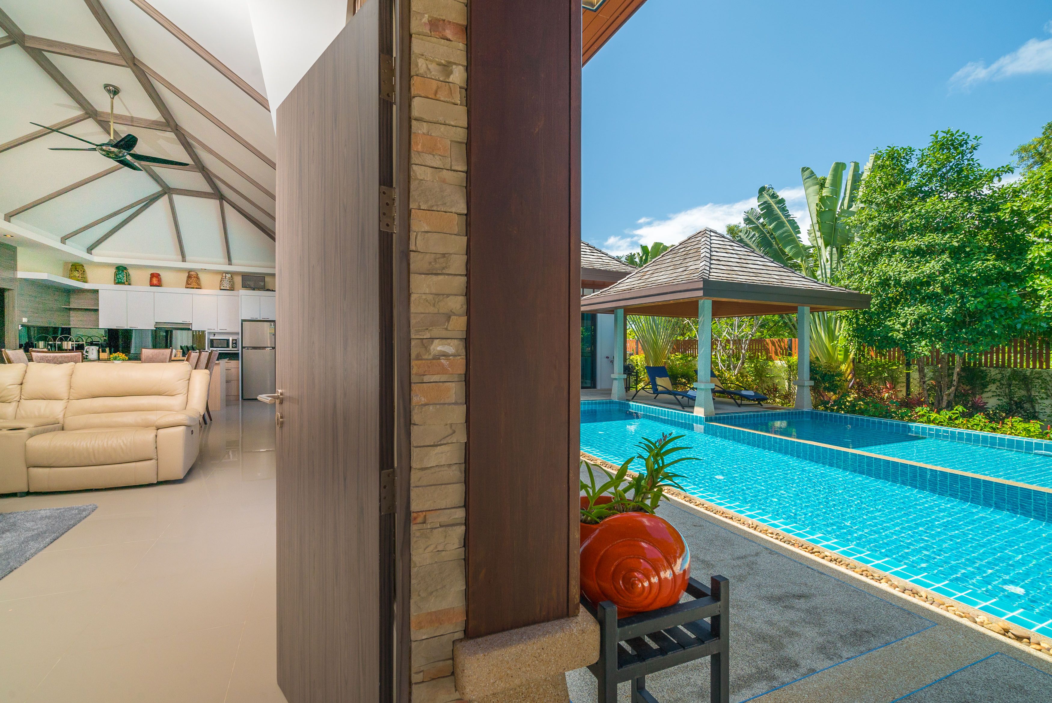 For Rent : Rawai, VIP Luxury Villa 5 Bedrooms 5 Bathrooms, Walk distance to the beach