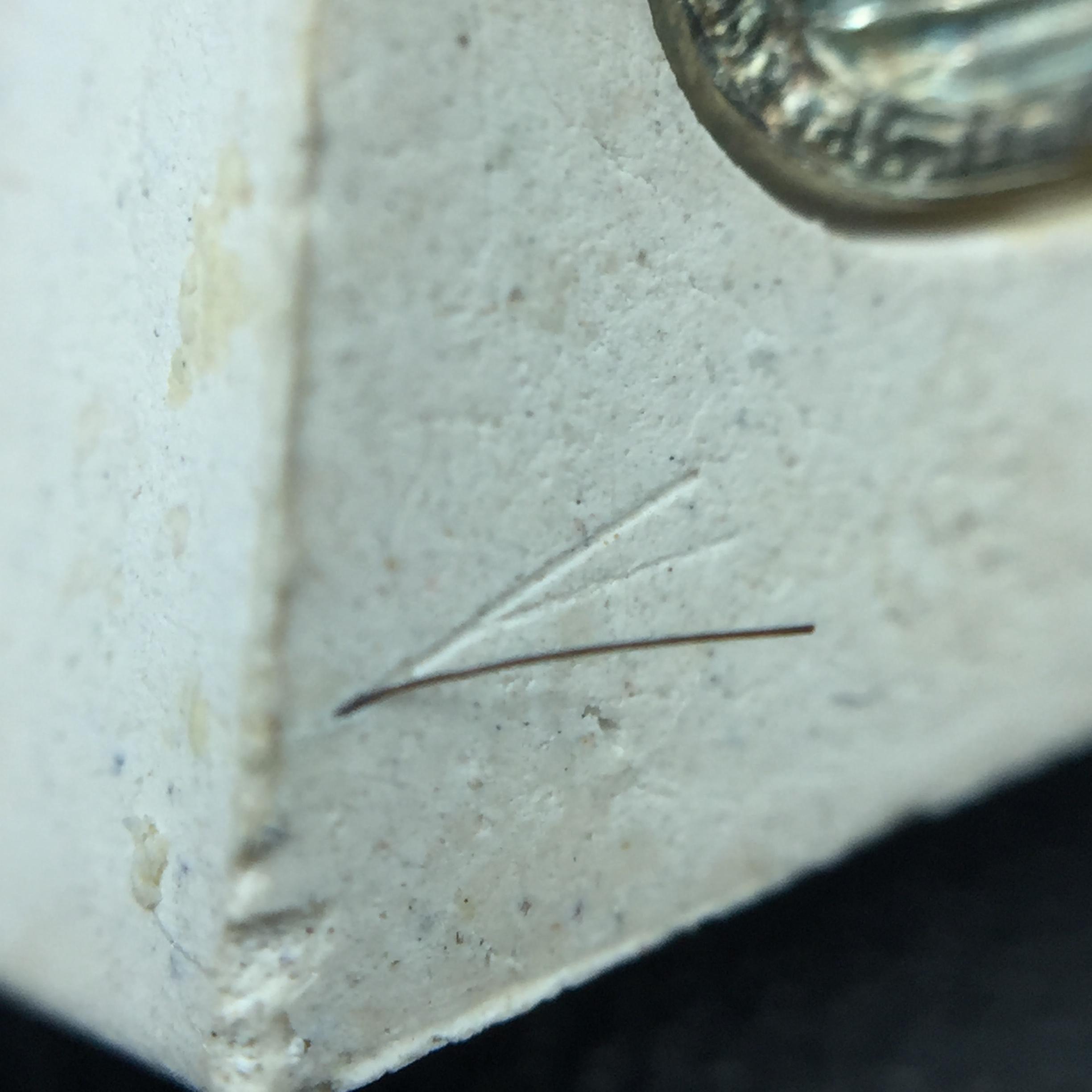 พระแก้วมรกต(จำลอง)ทรงเครื่องฤดูร้อน พระผงบูชา ด้านหน้าปิดทอง ด้านหลังตราฉลองสิริราชสมบัติครบ 60ปี เนื้อเงินขึ้นสีรุ้งธรรมชาติสร้างสรรค์งดงาม(รุ่นนี้ได้พระราชทานเส้นพระเจ้า(เส้นผม)รัชกาลที่9ในการจัดสร้าง)***องค์นี้พิเศษมองเห็นเส้นผมติดอยู่ด้านหลังชัดเจน***