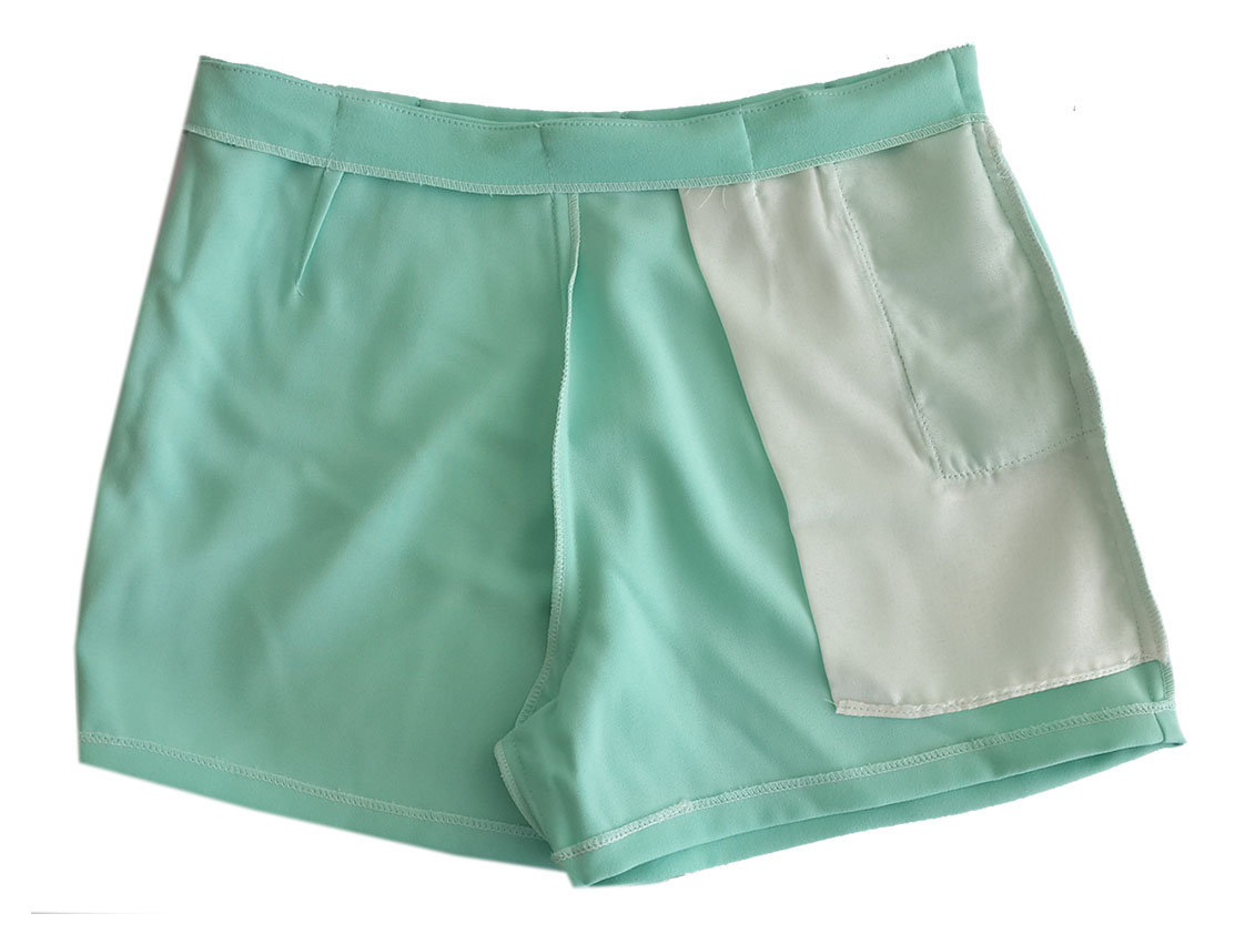 กางเกงขาสั้นเอวสูงขอบเรียบผ้าฮานาโกะ ซิปซ้าย กระเป๋าขวา สีเขียวมิ้น Size S M L XL