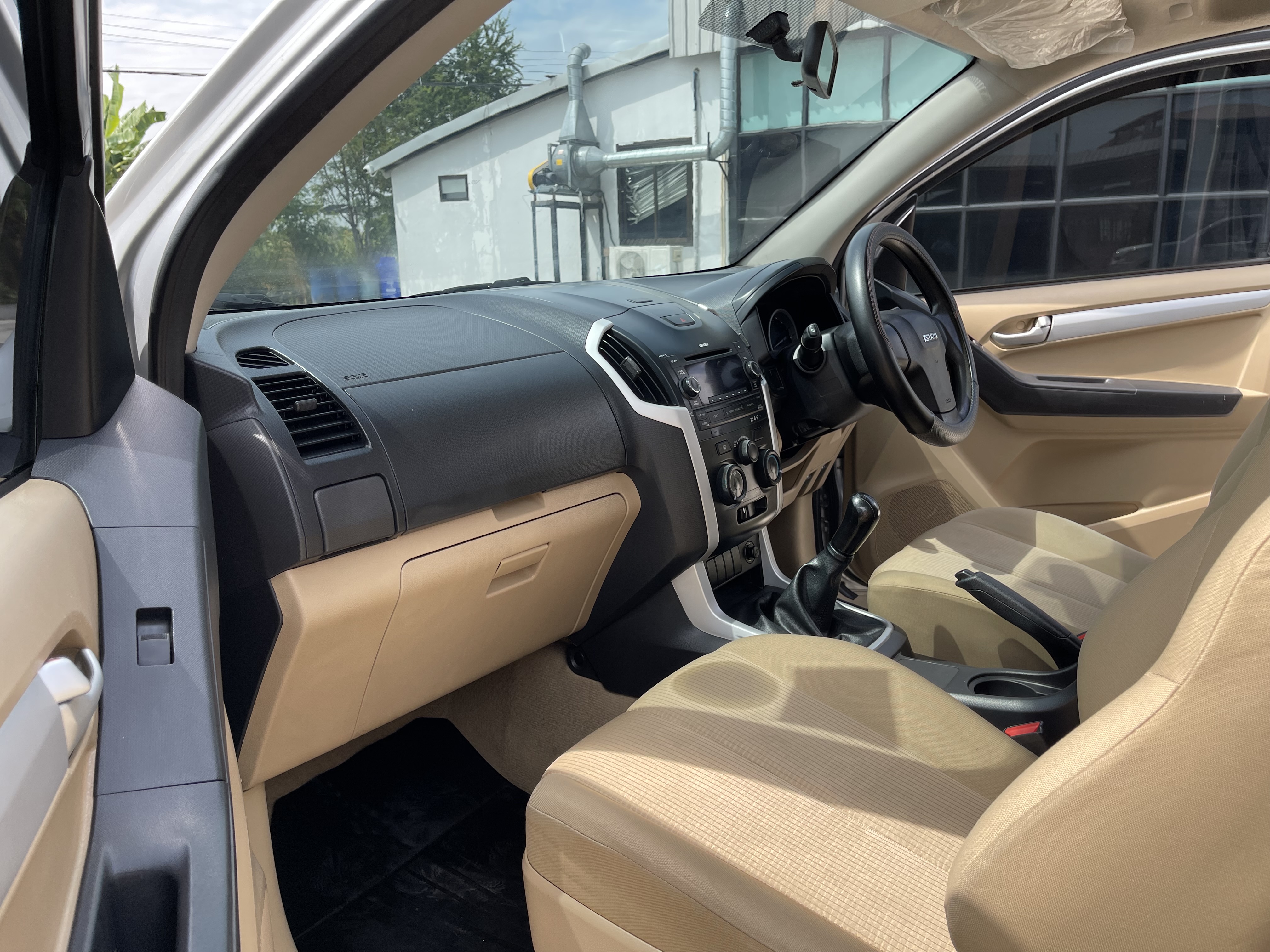 Isuzu Dmax All New Cab 1.9 L 2016 เงิน