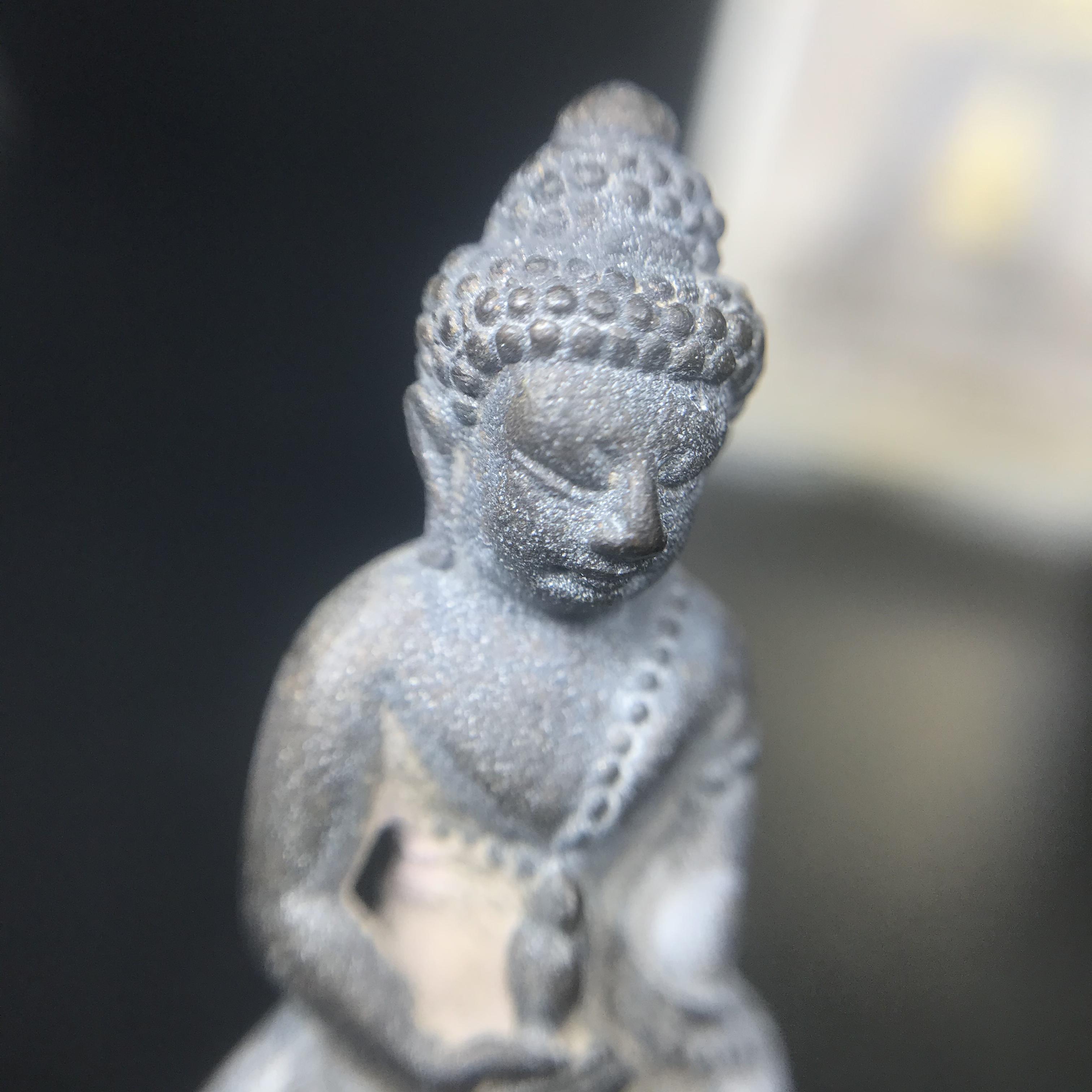 พระกริ่งชินบัญชรฉลองพระชันษา 100 ปี สมเด็จพระญาณสังวร วัดบวรนิเวศวิหาร ปี 2556 เนื้อนวโลหะผสมทองคำก้นทองแดง พิธีใหญ่ มวลสารเด่น นิยม(1 ใน 2556 องค์)