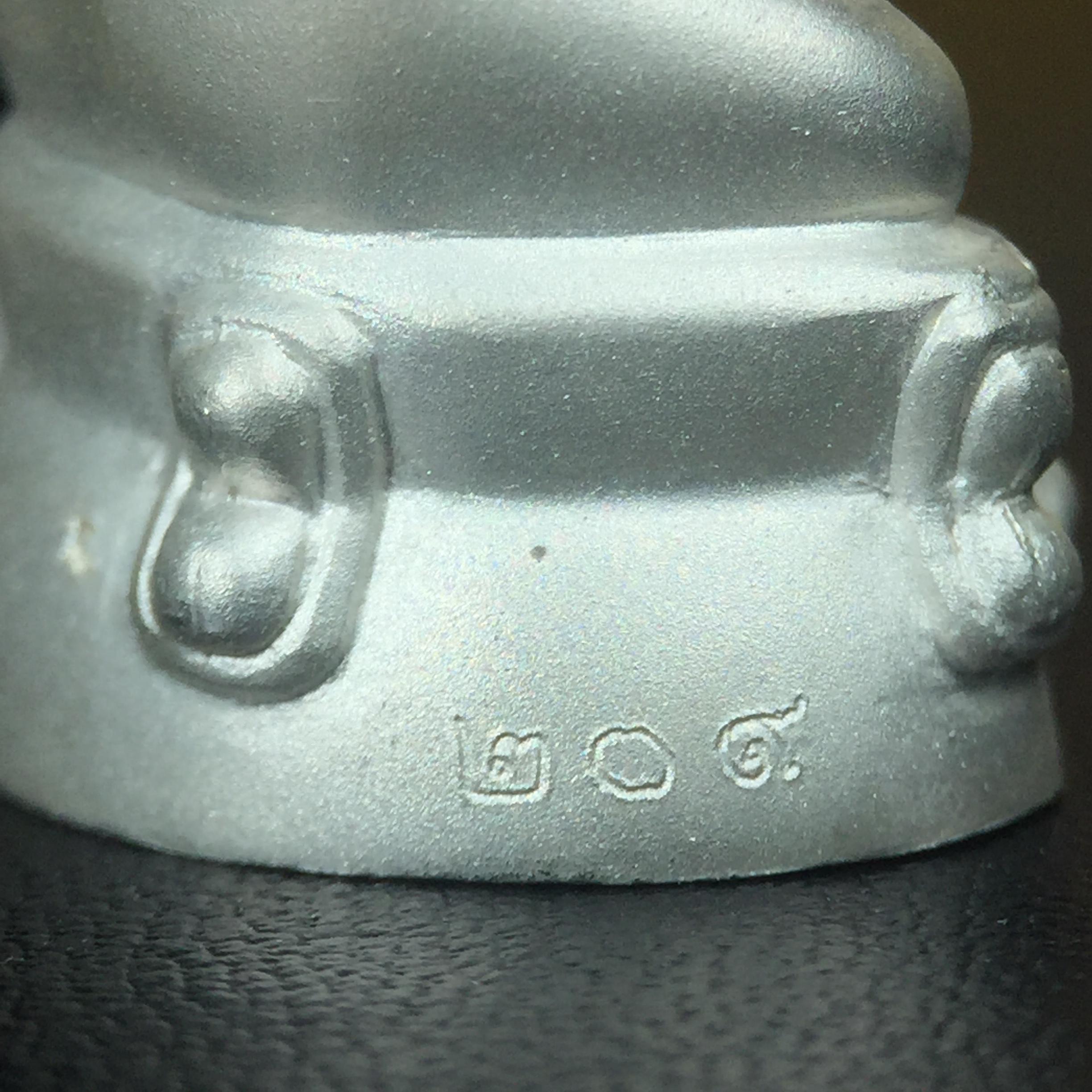 พระกริ่งสมเด็จญาณ วัดบวรนิเวศวิหาร เนื้อเงินบริสุทธิ์ 92.5% ตรากาญจนาภิเษกทองคำ(เนื้อทองคำแท้) พระราชทานแจกเมื่อ 3 ตุลาคม 2538 จัดสร้างในวโรกาส สมเด็จพระญาณสังวร สมเด็จพระสังฆราช ฉลองพระชนมายุครบ 82 พรรษา และฉลองครองราชสมบัติครบ 50 ปี รัชกาลที่ 9(หายาก)