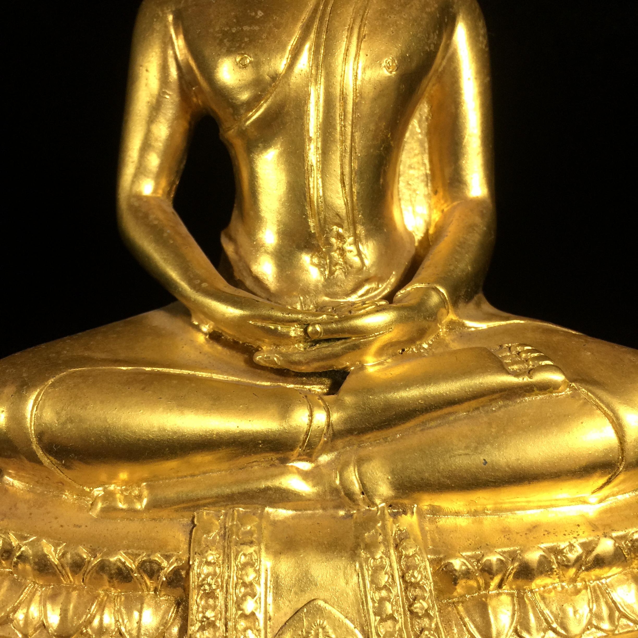 พระพุทธมหากรุณานภาพลพิทักษ์ พระพุทธรูปประจำโรงเรียนนายเรืออากาศ ปี 2540 หน้าตัก 5นิ้ว หมายเลข 197 สมเด็จพระสังฆราชเจ้า กรมหลวงวชิรญาณสังวร(สมเด็จพระสังฆราชองค์ที่19)ทรงถวายพระนาม(หายาก)