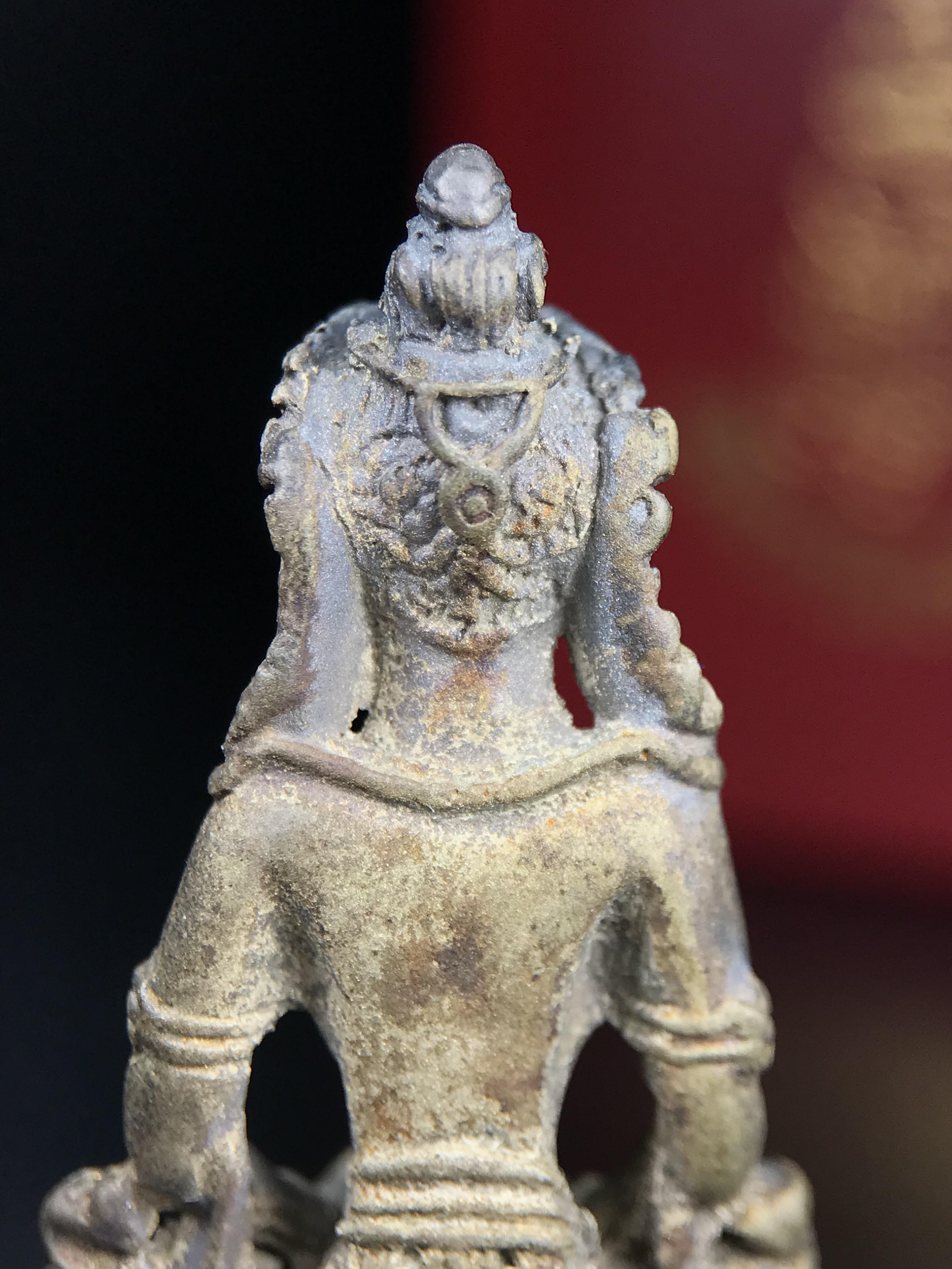 พระอวโลกิเตศวร (เจ้าแม่กวนอิม) วัดบวรนิเวศวิหาร ปี 2538 เนื้อเงินพ่นทราย อุดผงจิตรลดา เกศาสมเด็จพระสังฆราช วัดบวรนิเวศวิหาร(พบเจอน้อยหายาก)