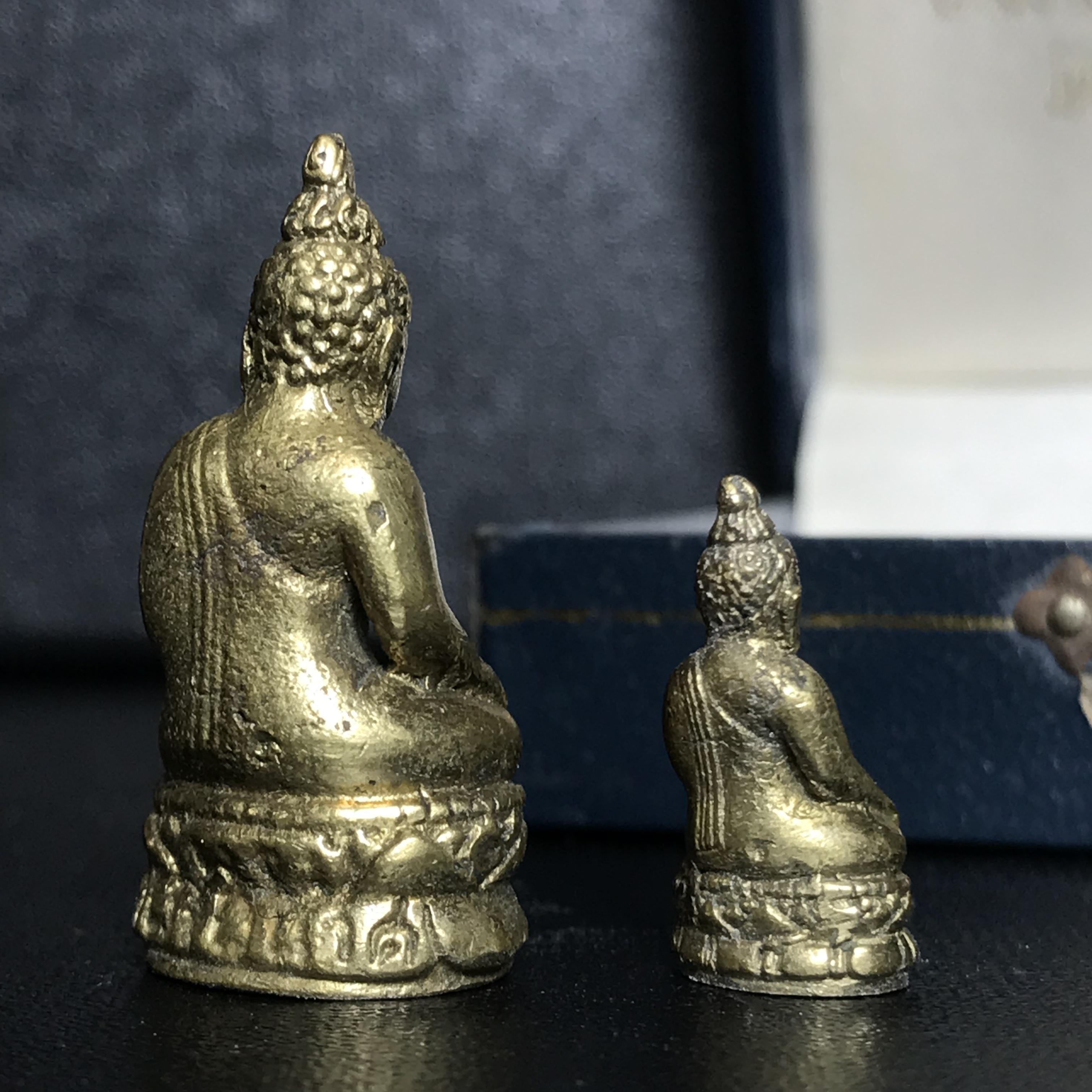 พระกริ่ง-พระชัยวัฒน์ ไพรีพินาศ วัดบวรนิเวศวิหาร รุ่นผ้าป่าสิงห์บุรี ปี2528 ชุดกรรมการรับพระราชทานจากสมเด็จพระเทพ(หายาก)