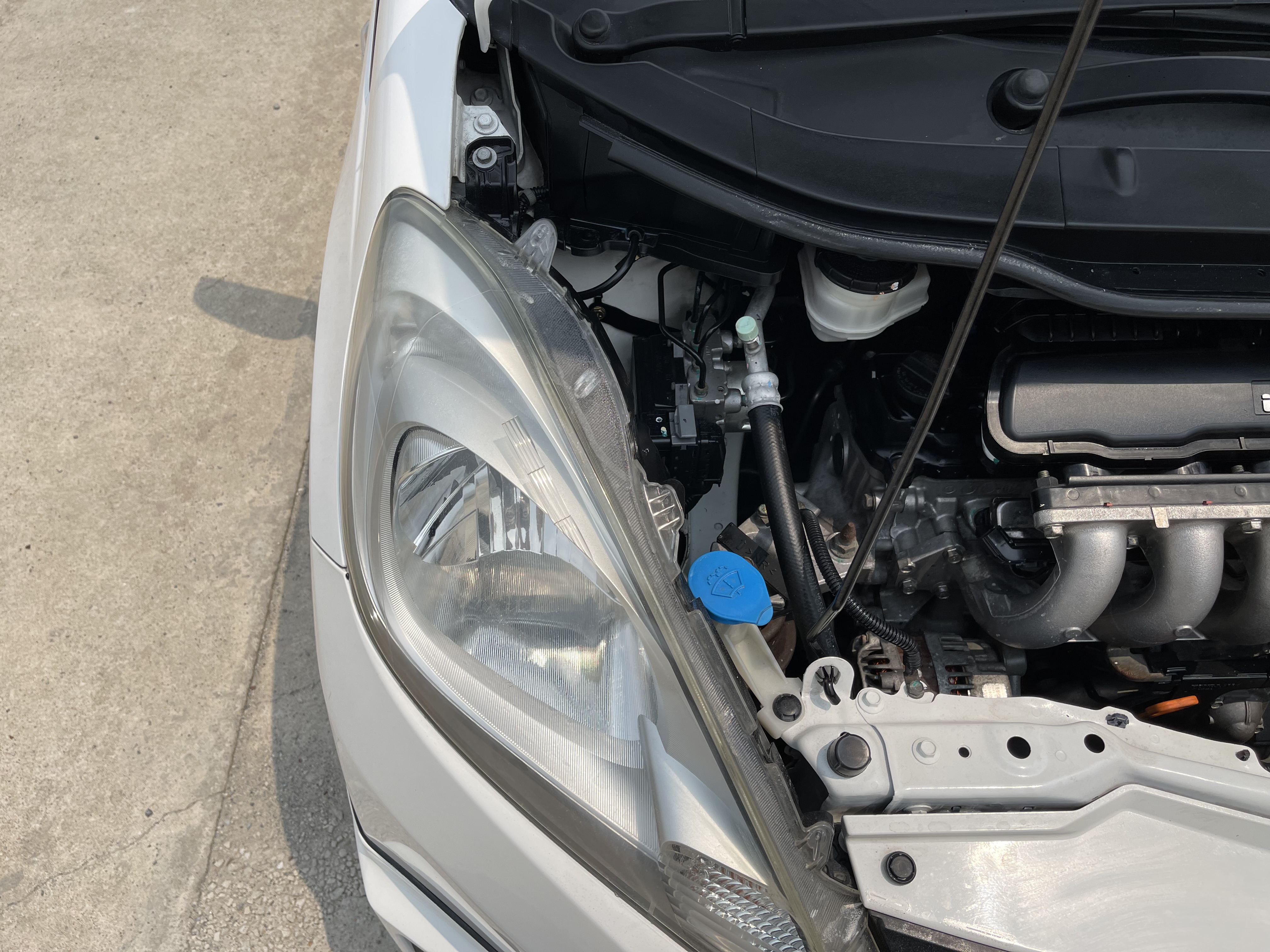 Honda Jazz 1.5 V At 2013 ขาว