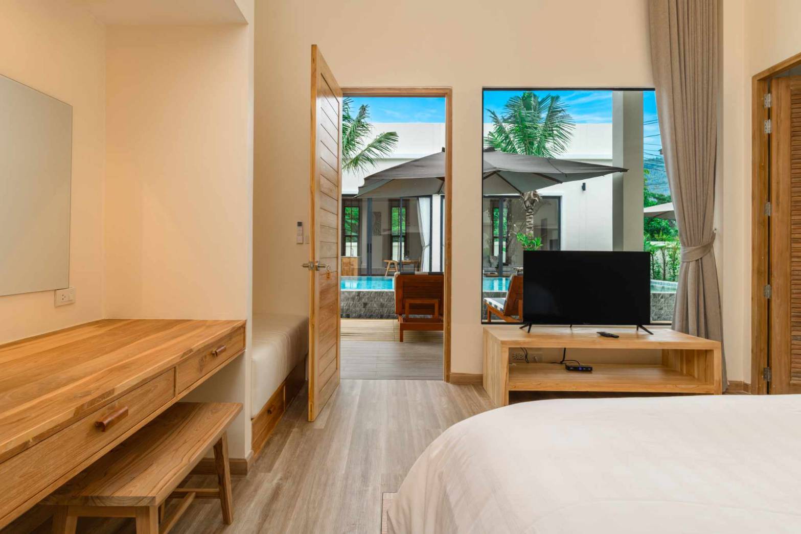 For Rent : Manic-Cherngtalay, Brand New Private Pool Villa, 5 Bedrooms 6 Bathrooms