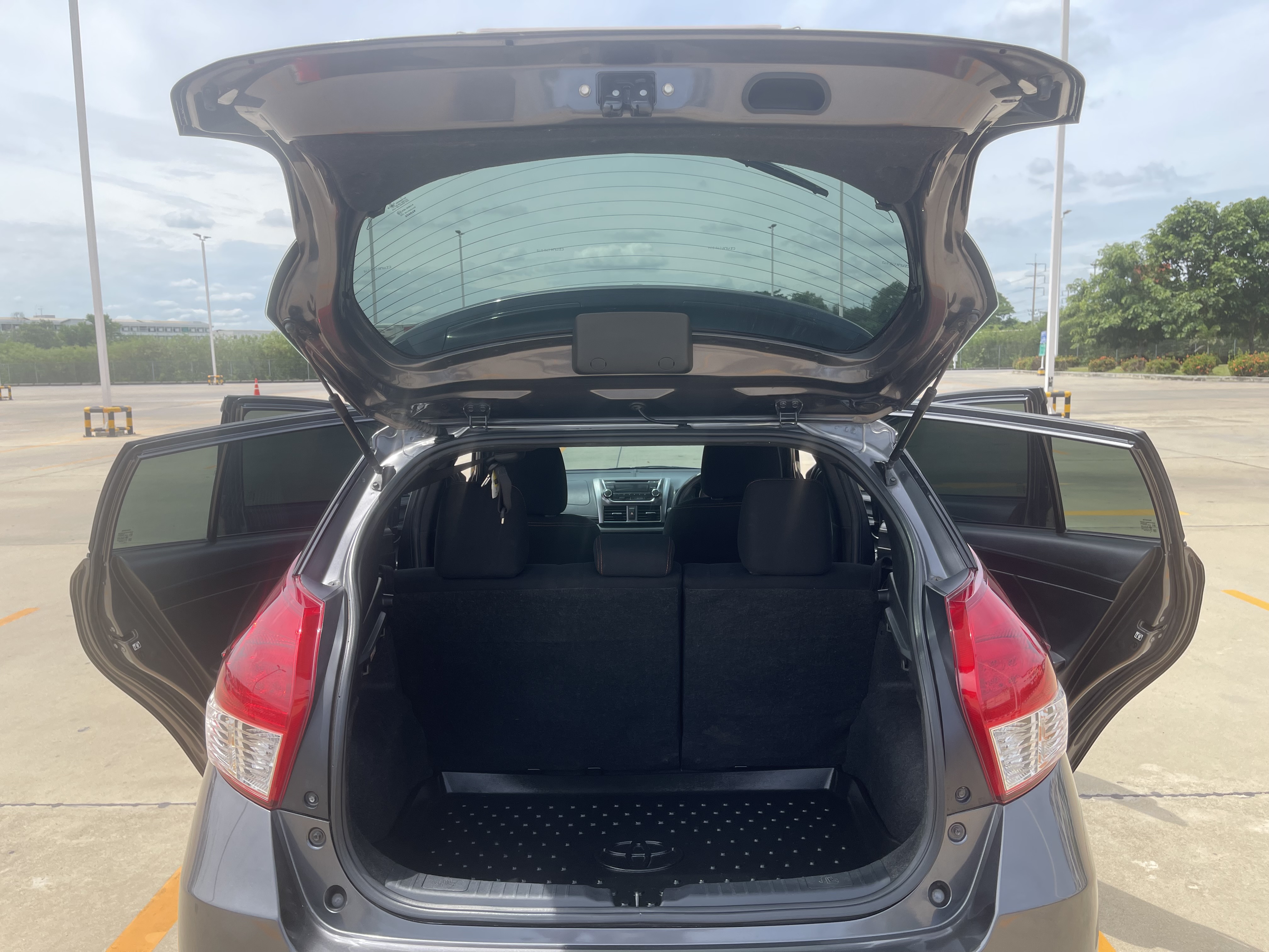 Toyota Yaris 1.2 E At 2014 เทาดำ