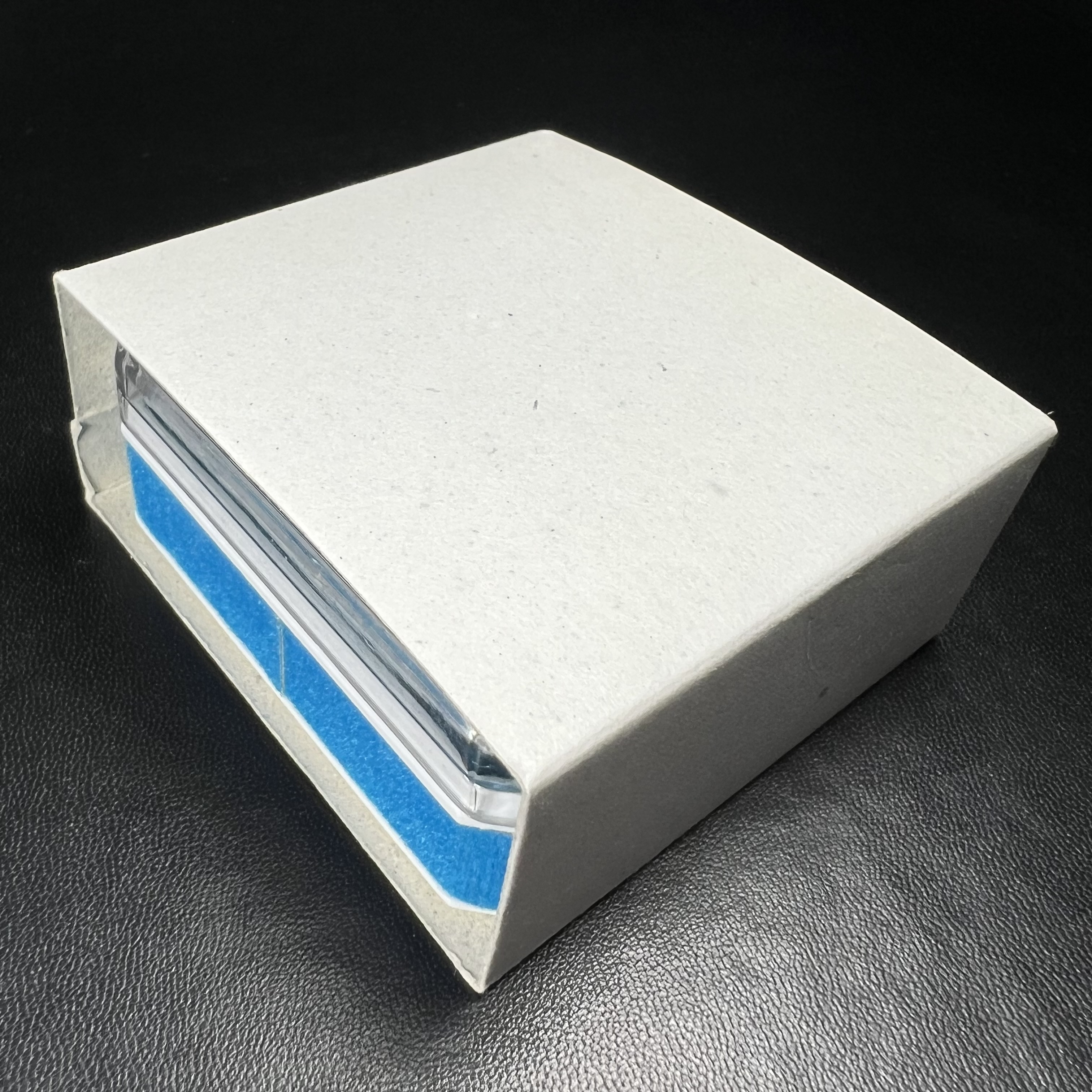 เหรียญที่ระลึกพระพุทธเมตตาประชาไทยไตรโลกนาถคันธารราฐอนุสรณ์ หลัง ภปร. และ สก. วัดทิพย์สุคนธาราม จ.กาญจนบุรี ปี 2558 เนื้อเงิน 99.99% ขนาดสูง 4.6 ซม. ที่ระลึก ร.9 พระชนมพรรษาครบ 7 รอบ และ สมเด็จพระราชินี พระชนมพรรษา 80 พรรษา พิธีใหญ่(หายาก1 ใน 999 เหรียญ)