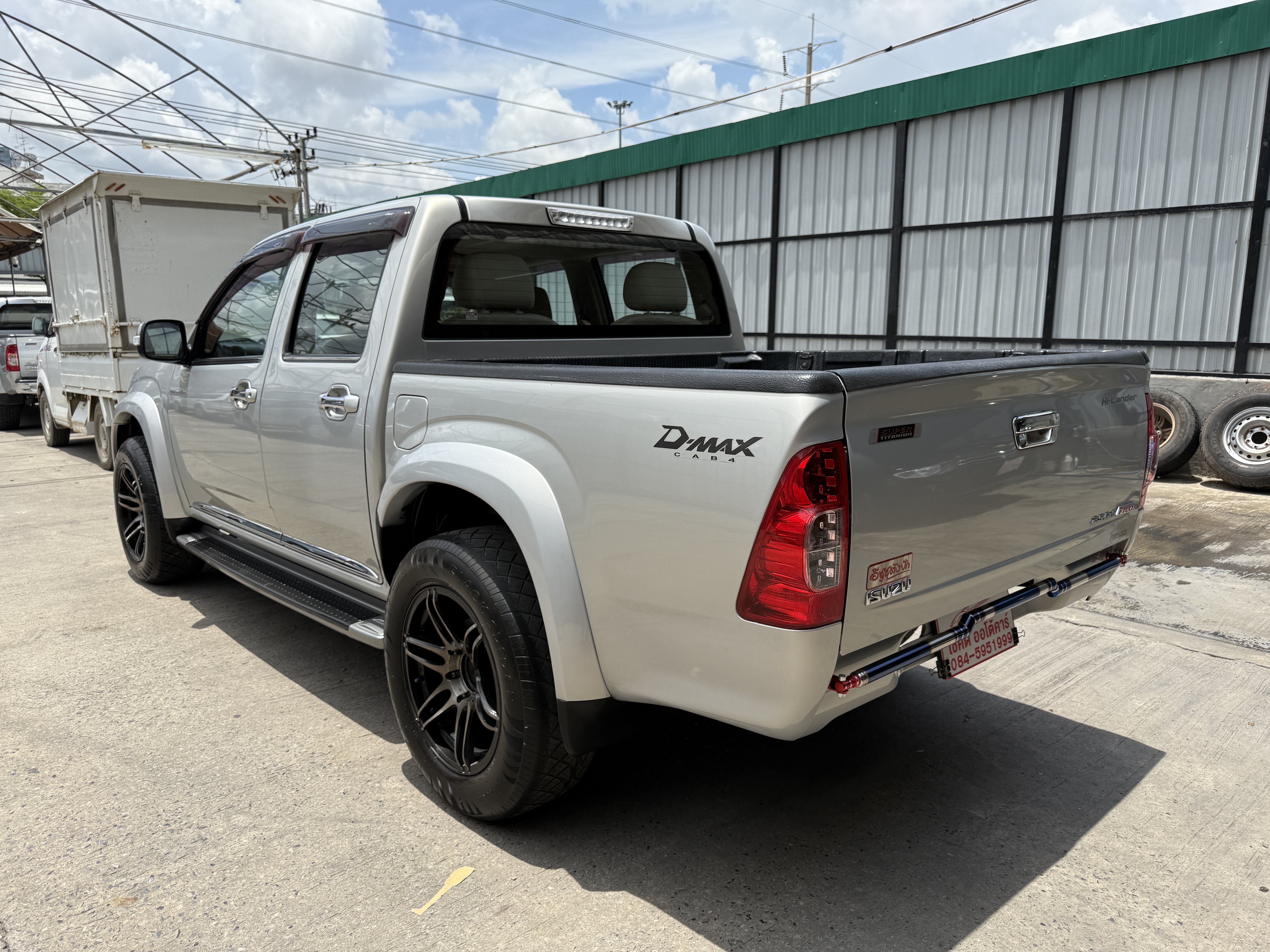 Isuzu Dmax 4ประตู Hilander 2.5 Abs 2011 เงิน