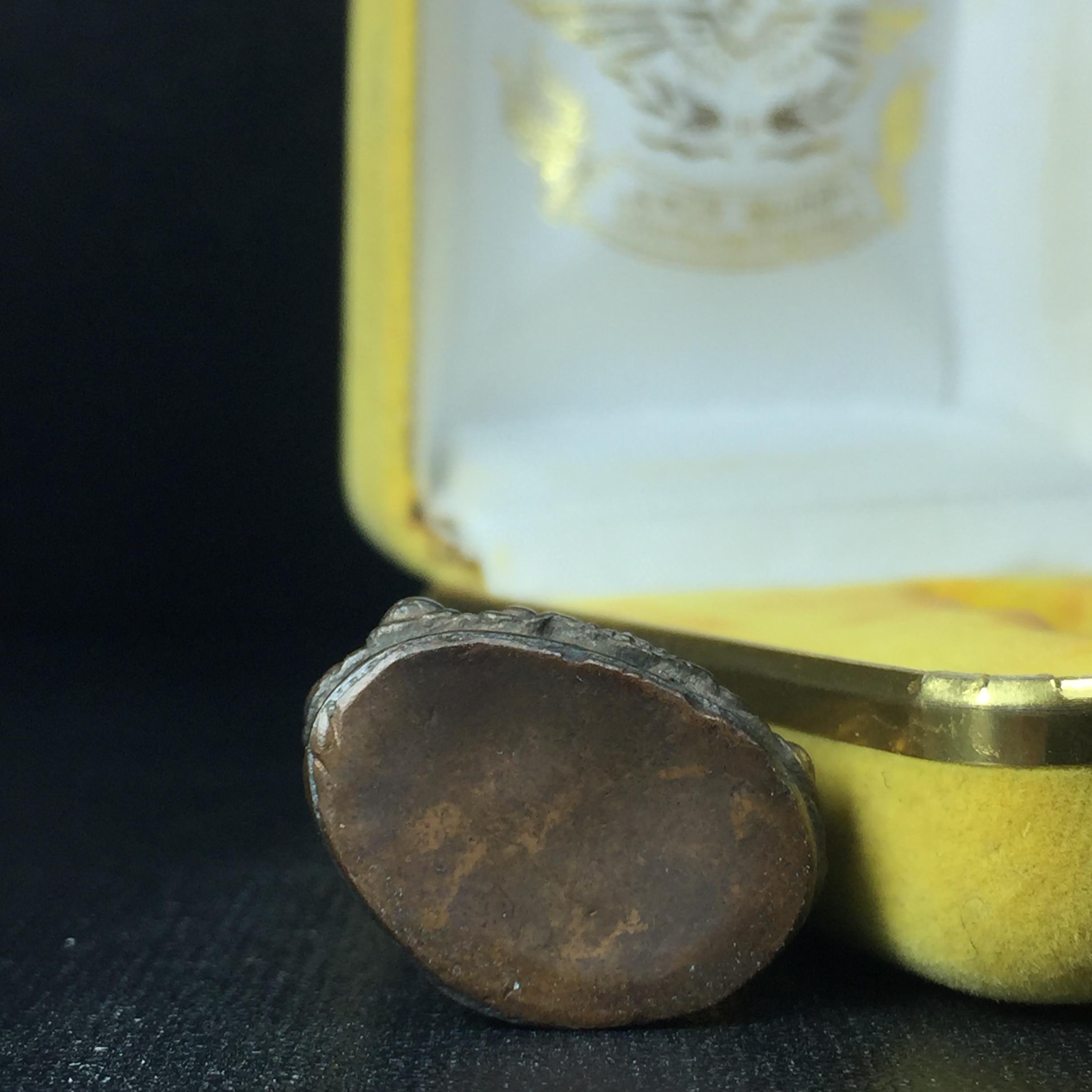 พระกริ่งคุ้มเกล้าฯ มหามงคล(วัตถุมงคล"คุ้มเกล้าฯ") ภปร. รพ.ภูมิพล เนื้อนวโลหะพิมพ์หน้าจีน(กล่องพิเศษกรรมการหายาก)(ในหลวงรัชกาลที่9เสด็จเททอง)(1ใน9720องค์)