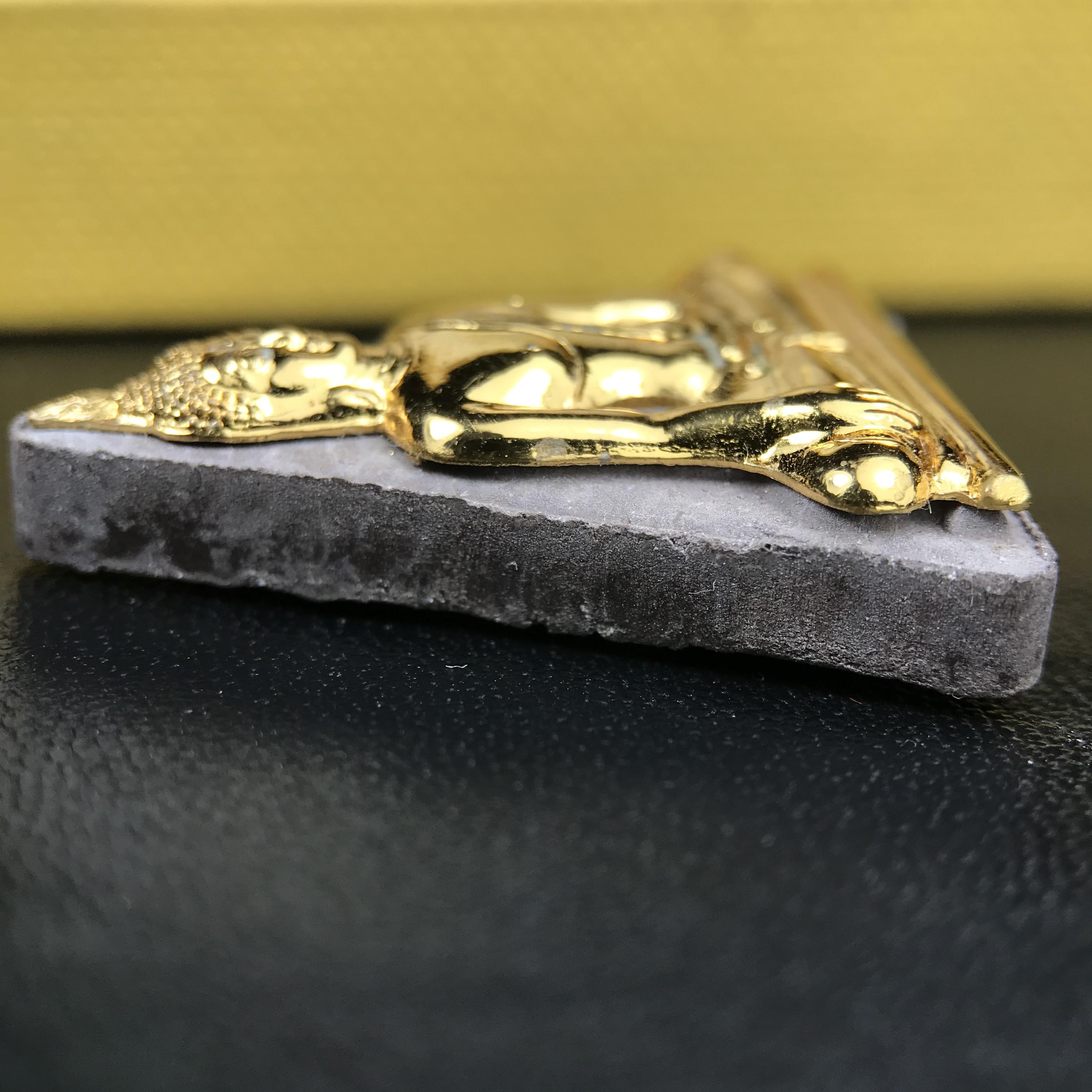 พระพุทธมหาสุวรรณปฏิมากร (หลวงพ่อทองคำ) หลังตรามหามงคลเฉลิมพระชนมพรรษา 80 พรรษา รัชกาลที่9 วัดไตรมิตรวิทยาราม กรุงเทพฯ ปี 2550 พระพิมพ์หน้าทองคำ(หายาก 1 ใน 999 องค์)