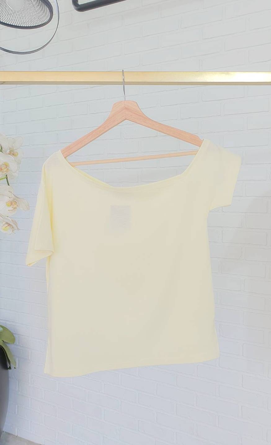 บุ้งไหล่เฉียง