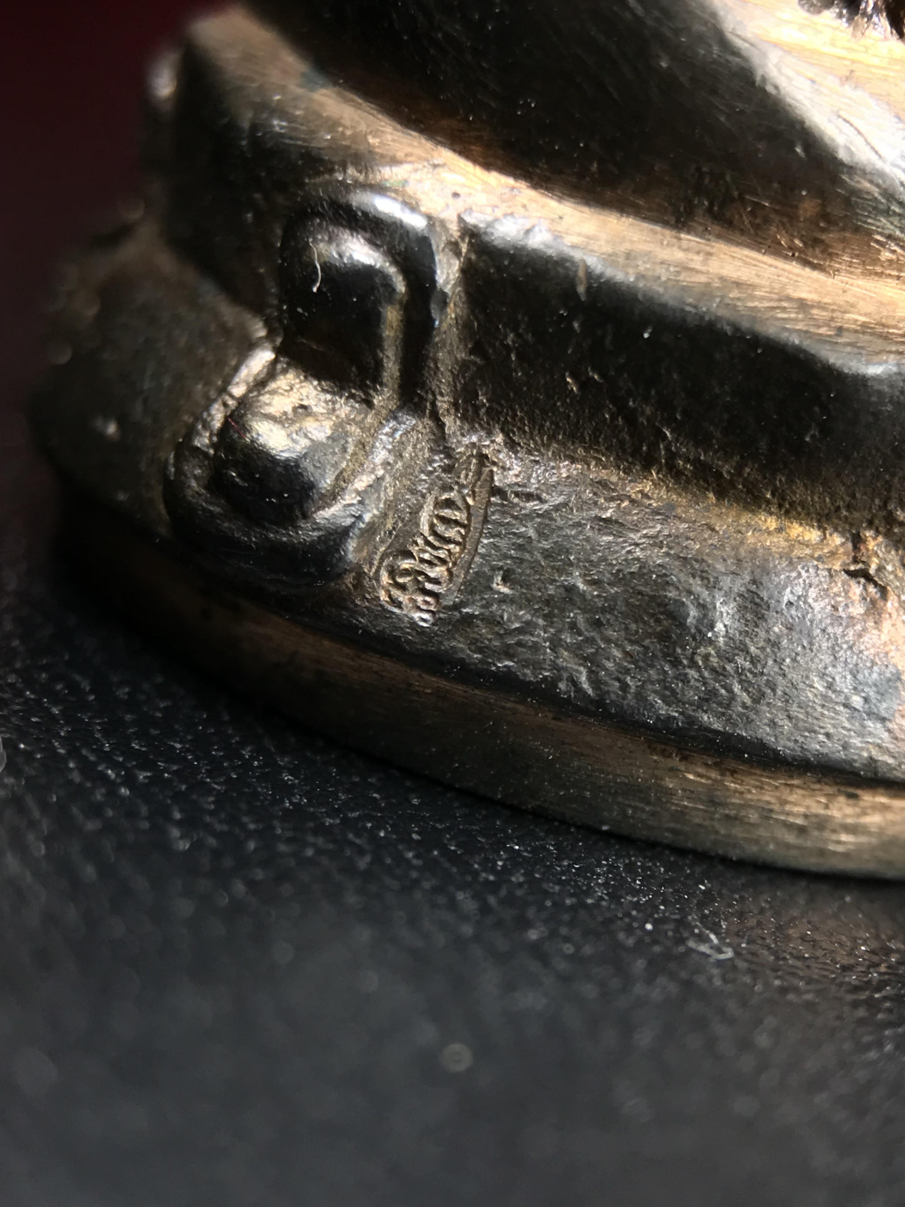 พระกริ่ง-พระชัยวัฒน์ ปวเรศ วัดบวรนิเวศวิหาร ปี 2530 พระบาทสมเด็จพระเจ้าอยู่หัวรัชกาลที่ 9 เจริญพระชนมพรรษา 5 รอบนักษัตริย์(ในหลวง ร.9 เสด็จเททอง)(บรรจุผงจิตรลดาเส้นเกศาในหลวงรัชกาลที่9)พร้อมสูจิบัตรเดิมตอนจัดสร้าง(สภาพสวยครบสมบูรณ์))พิธีใหญ่ รุ่นยอดนิยม