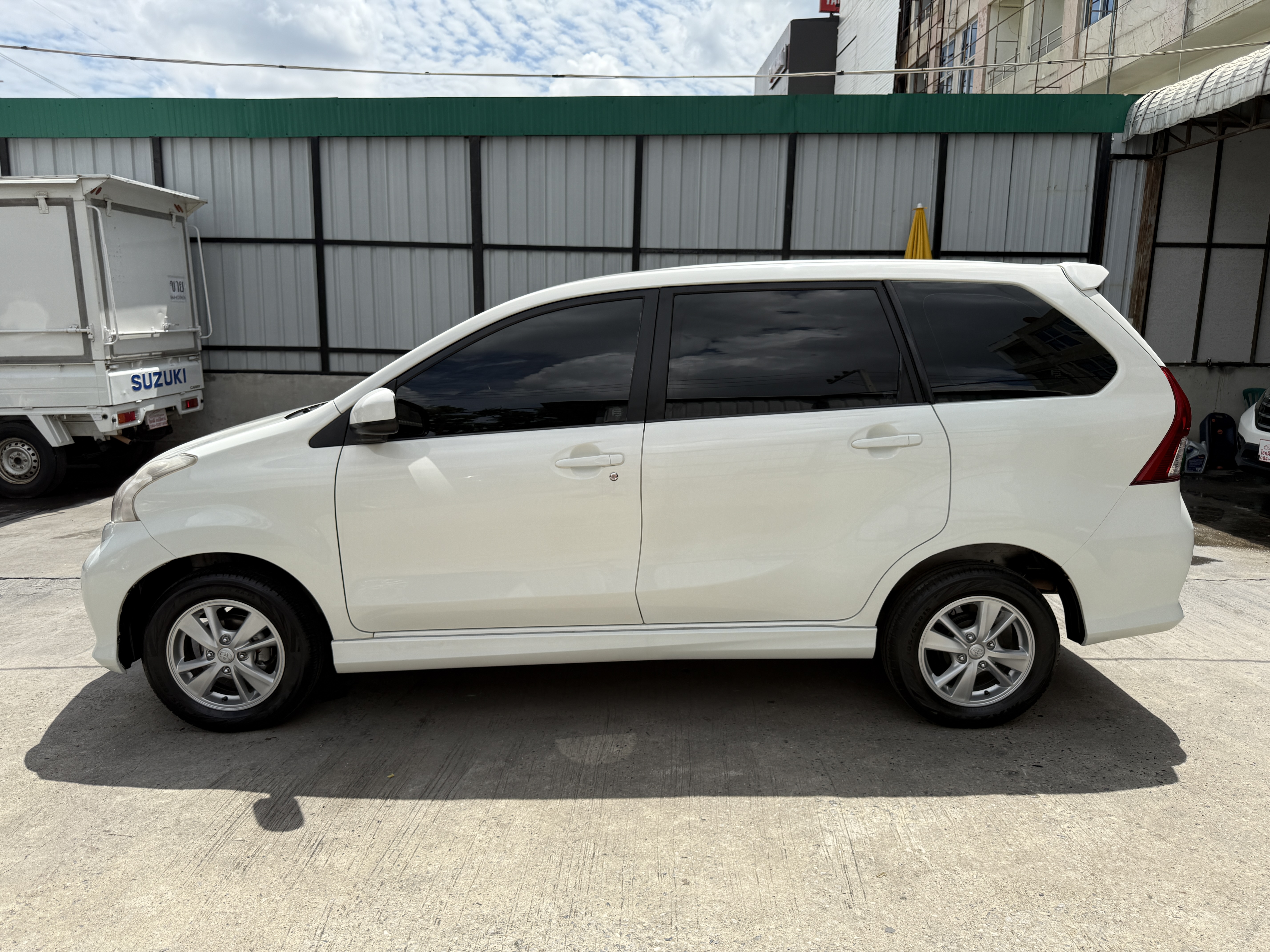 Toyota Avanza 1.5 S At 2013 ขาว