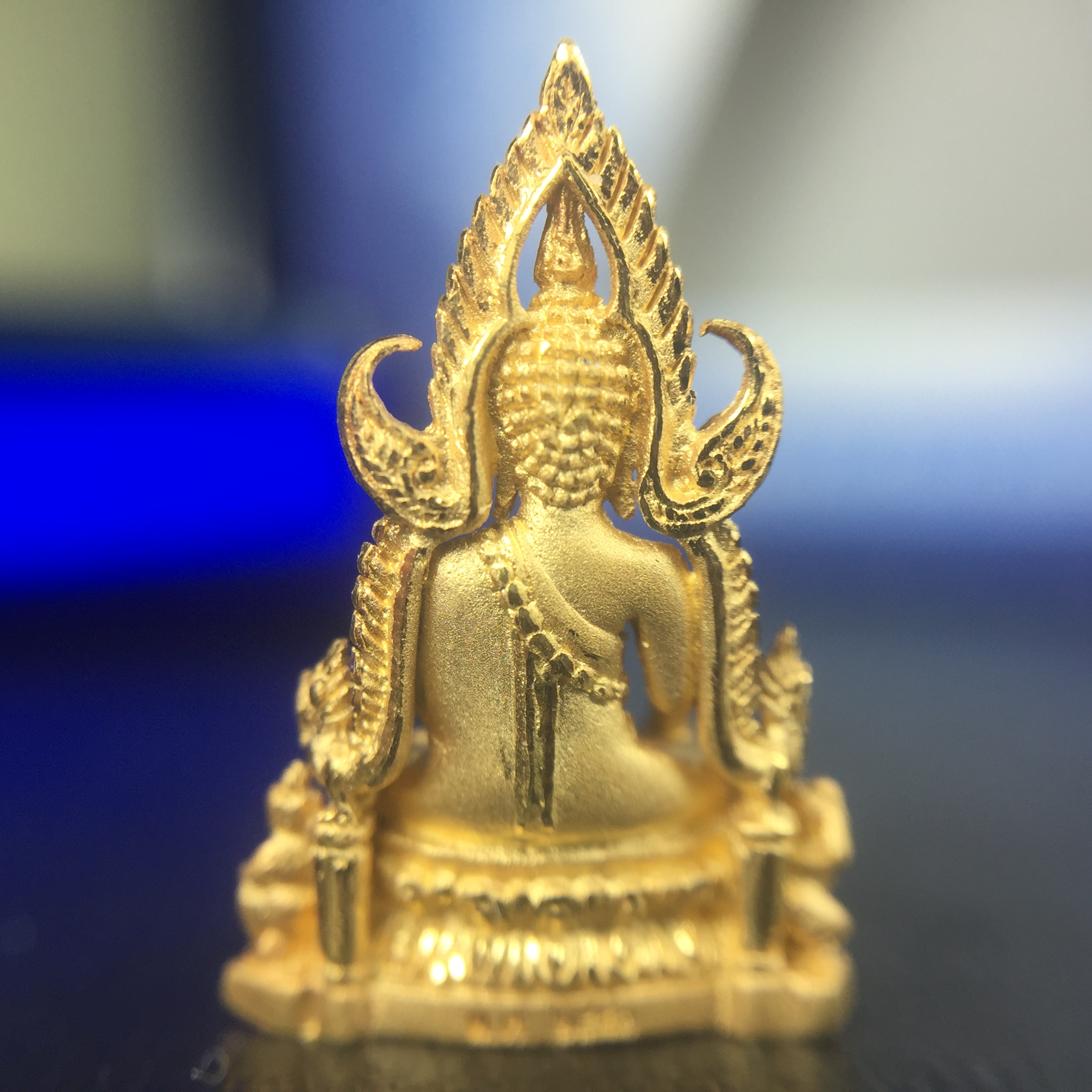 พระพุทธชินราช ภปร. โครงการ เพราะแผ่นดินนี้คือแผ่นดินเกิด ปี2551 เนื้อทองคำ 96.5%(น้ำหนัก 2.6 กรัม) ขนาดหน้าตัก1/4นิ้ว (สวยงามทรงคุณค่าหายาก)1 ใน 5000องค์