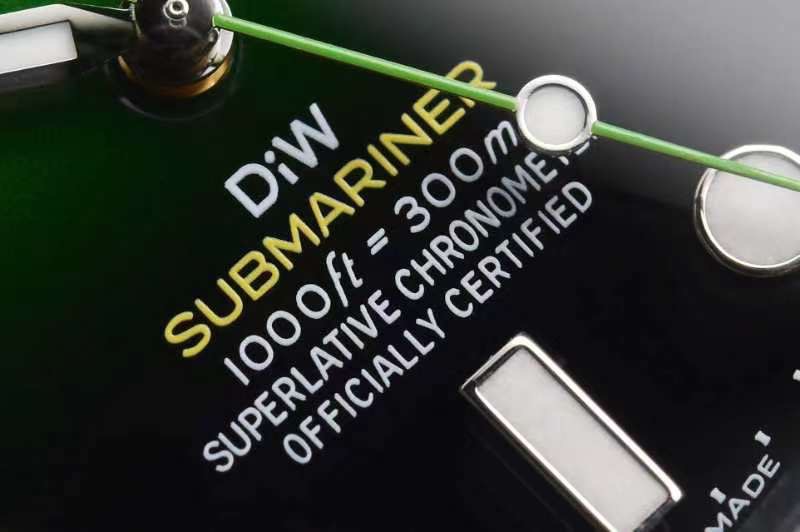 PRE-ORDER ROLEX DiW SUBMARINER PARAKEET (40MM.) กลไกโคลน ROLEX 3235