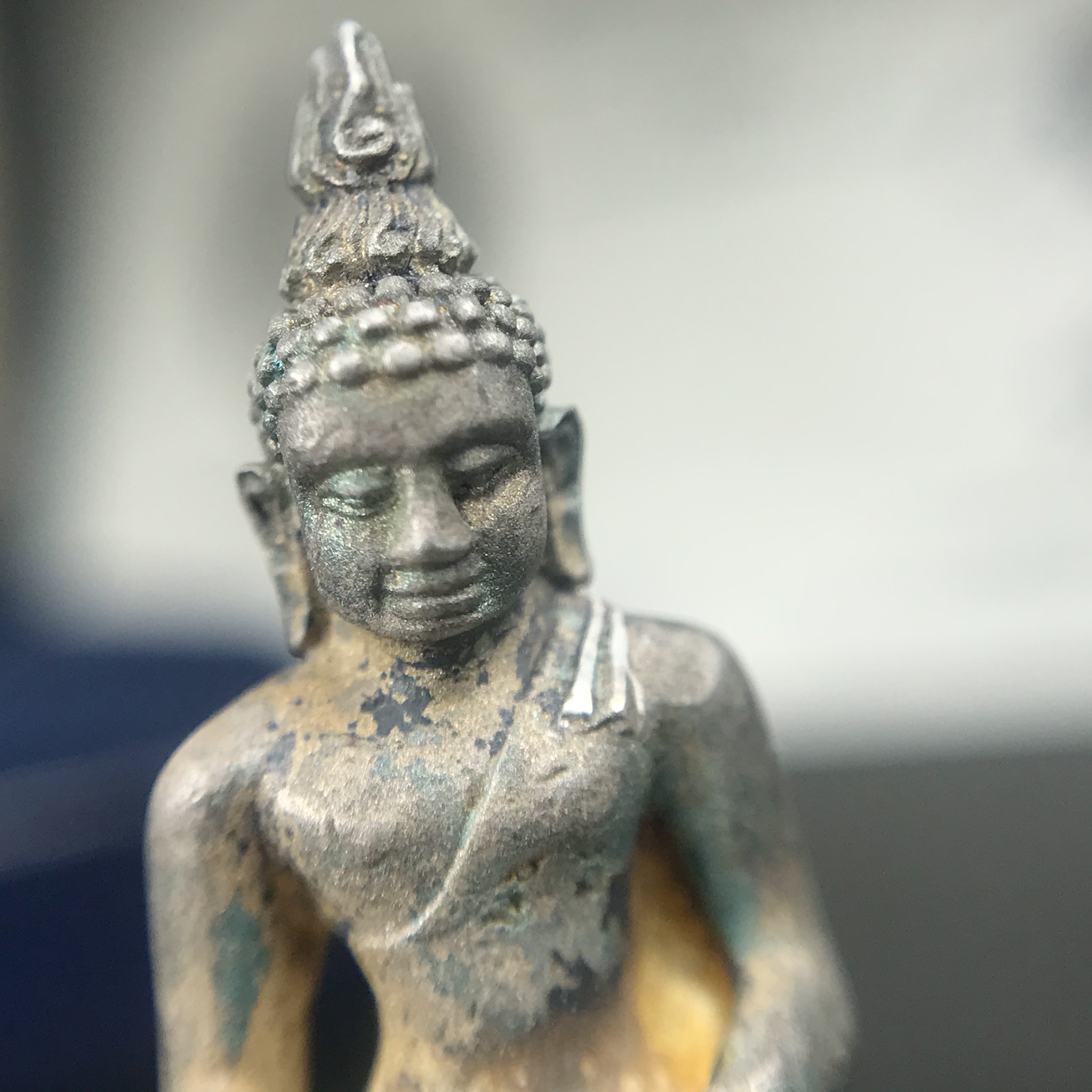 พระกริ่งไพรีพินาศ ญสส.มูลนิธิพิทักษ์ดวงตาประชาชน ฉลองศิริราชสมบัติครองราชย์ 50 ปี เนื้อเงิน(ผิวเดิม ขึ้นรุ้งธรรมชาติ แบบนิยม สวยมาก) พร้อมกล่องบรรจุเดิมและการ์ดใบรับรองเดิมครบ