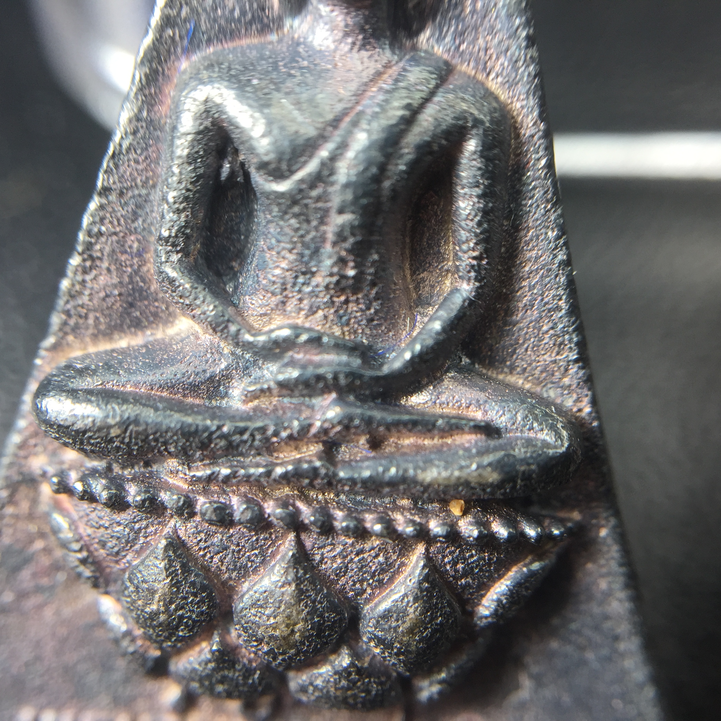 พระกำลังแผ่นดิน (สมเด็จจิตรลดา2) จัดสร้างเฉลิมพระเกียรติ ร.9 ครองราชย์ 50 ปี 2539 เนื้อเงิน(ผิวเดิมกลับดำ รุ้งๆสวย)+เนื้อนวโลหะ(สร้างน้อยหายาก)พร้อมกล่องบรรจุเดิมครบสมบูรณ์(1ใน2539องค์)