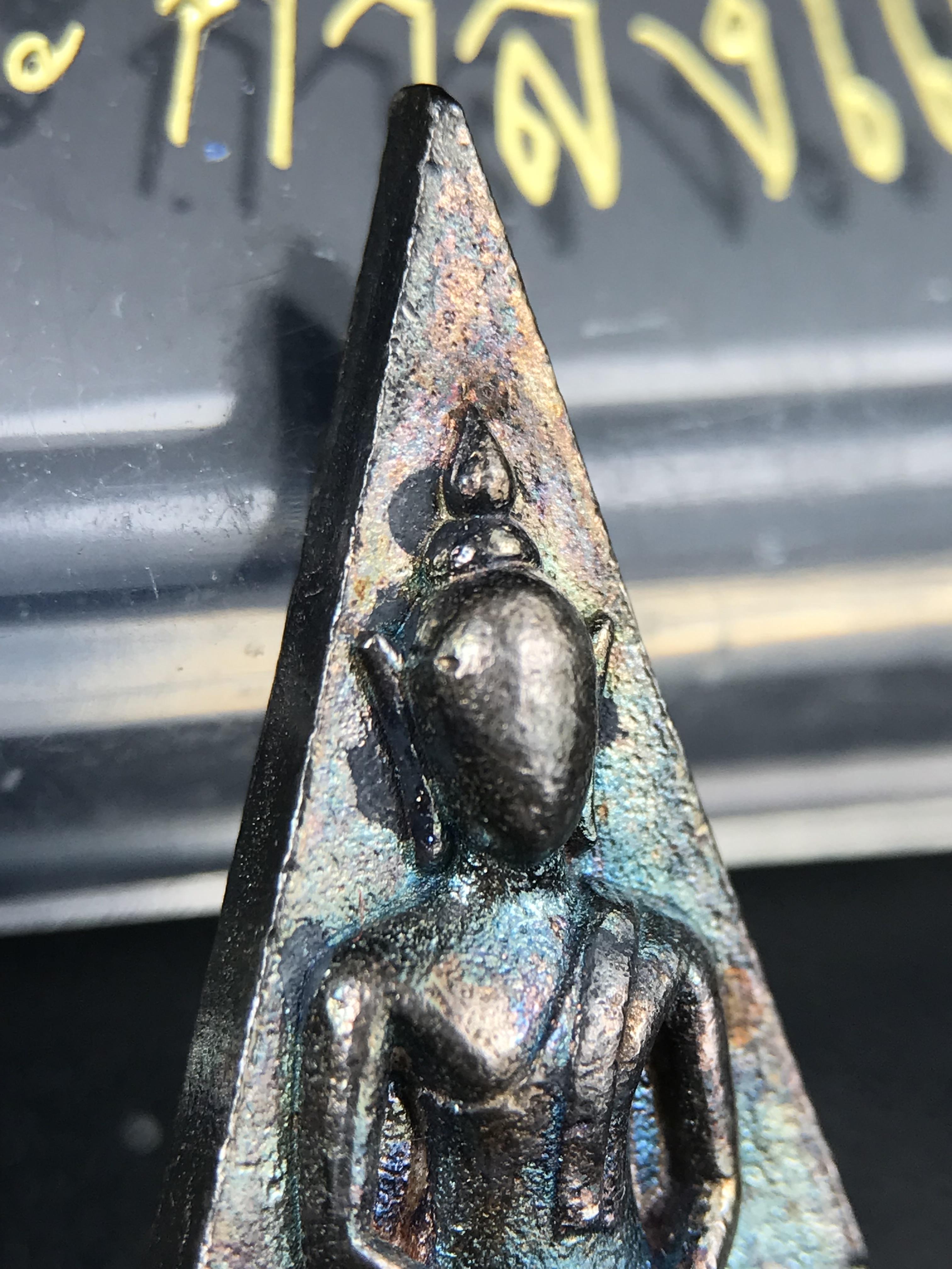 พระกำลังแผ่นดิน (สมเด็จจิตรลดา2) จัดสร้างเฉลิมพระเกียรติในหลวงรัชกาลที่ 9 ครองราชย์ 50 ปี 2539 เนื้อเงิน(ผิวเดิม รุ้งๆสวย(สร้างน้อยหายาก) (1ใน 2539 องค์)พร้อมกล่องบรรจุเดิมพระดี พิธีใหญ่ อีกหนึ่งรุ่นที่แนะนำ ***เนื้อเงินผิวแบบนี้หายากพบเจอน้อย***