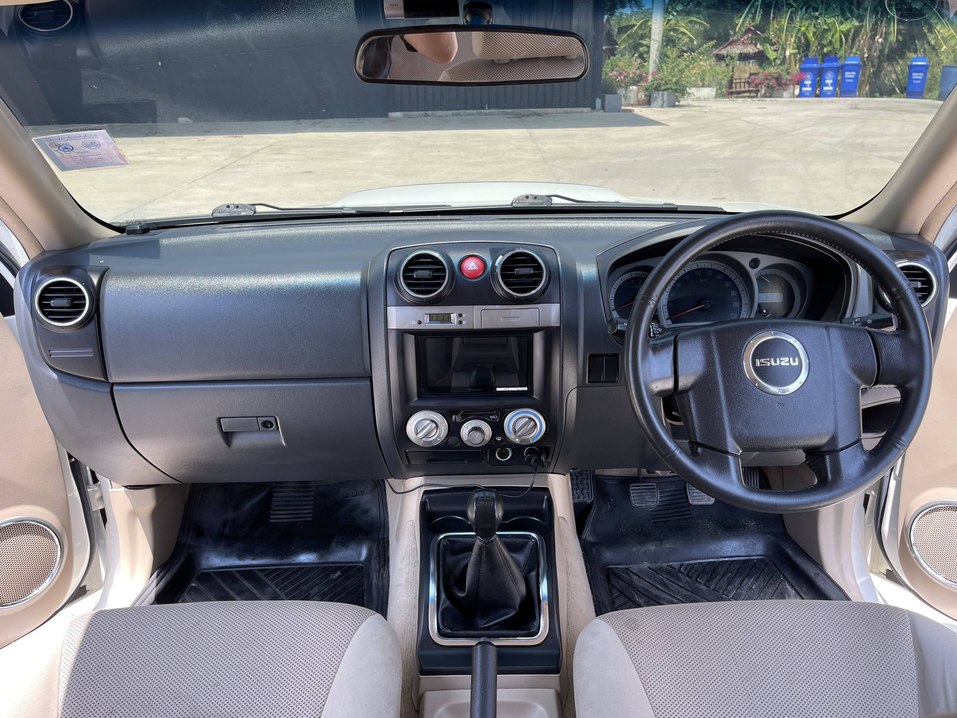 Isuzu Dmax 4ประตู Hilander 3.0 Vgs Navi 2010 ขาวมุก
