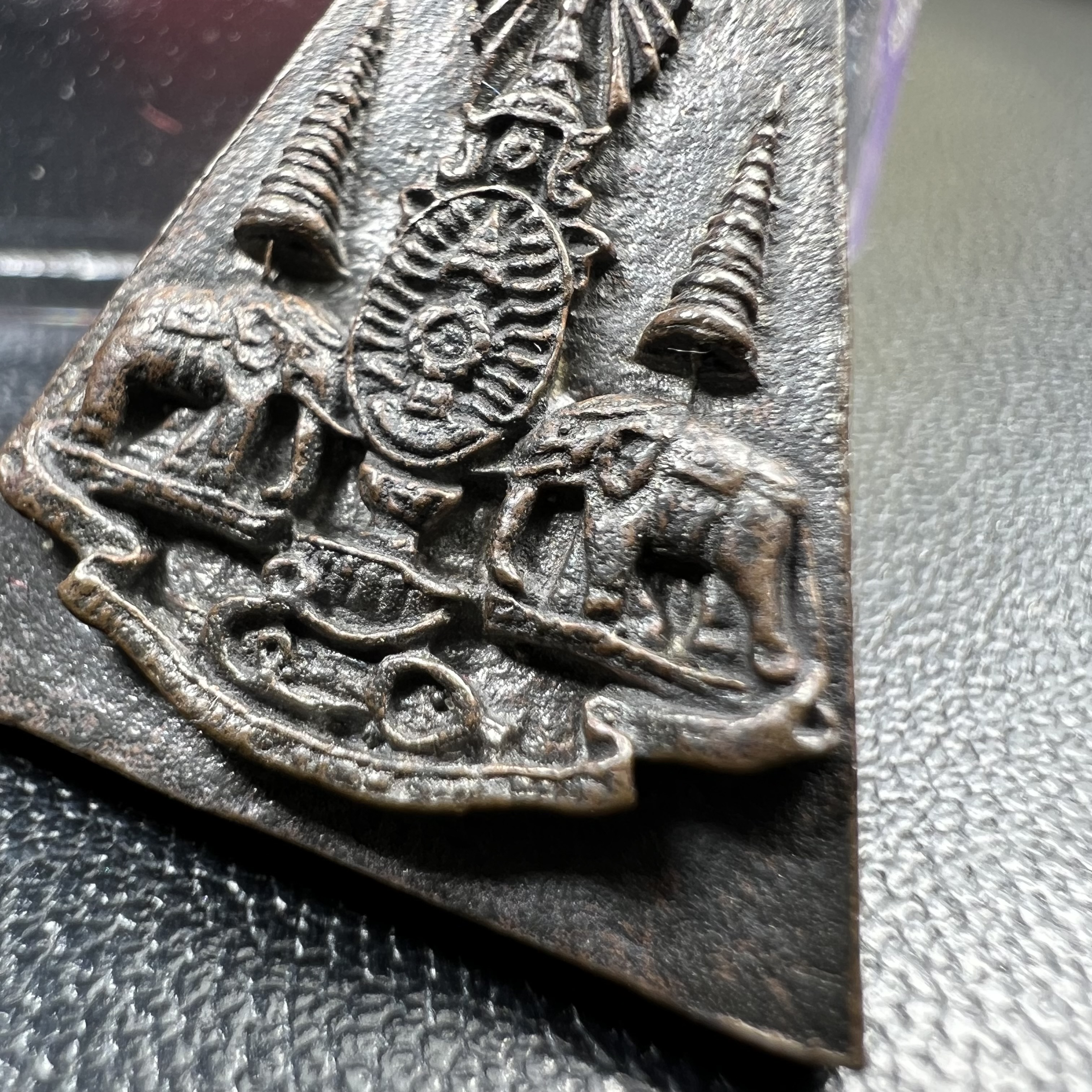 พระกำลังแผ่นดิน (สมเด็จจิตรลดา2) จัดสร้างเฉลิมพระเกียรติ ร.9 ครองราชย์ 50 ปี 2539 เนื้อนวโลหะ(สร้างน้อยหายาก)พร้อมกล่องบรรจุเดิมครบสมบูรณ์(1ใน2539องค์)