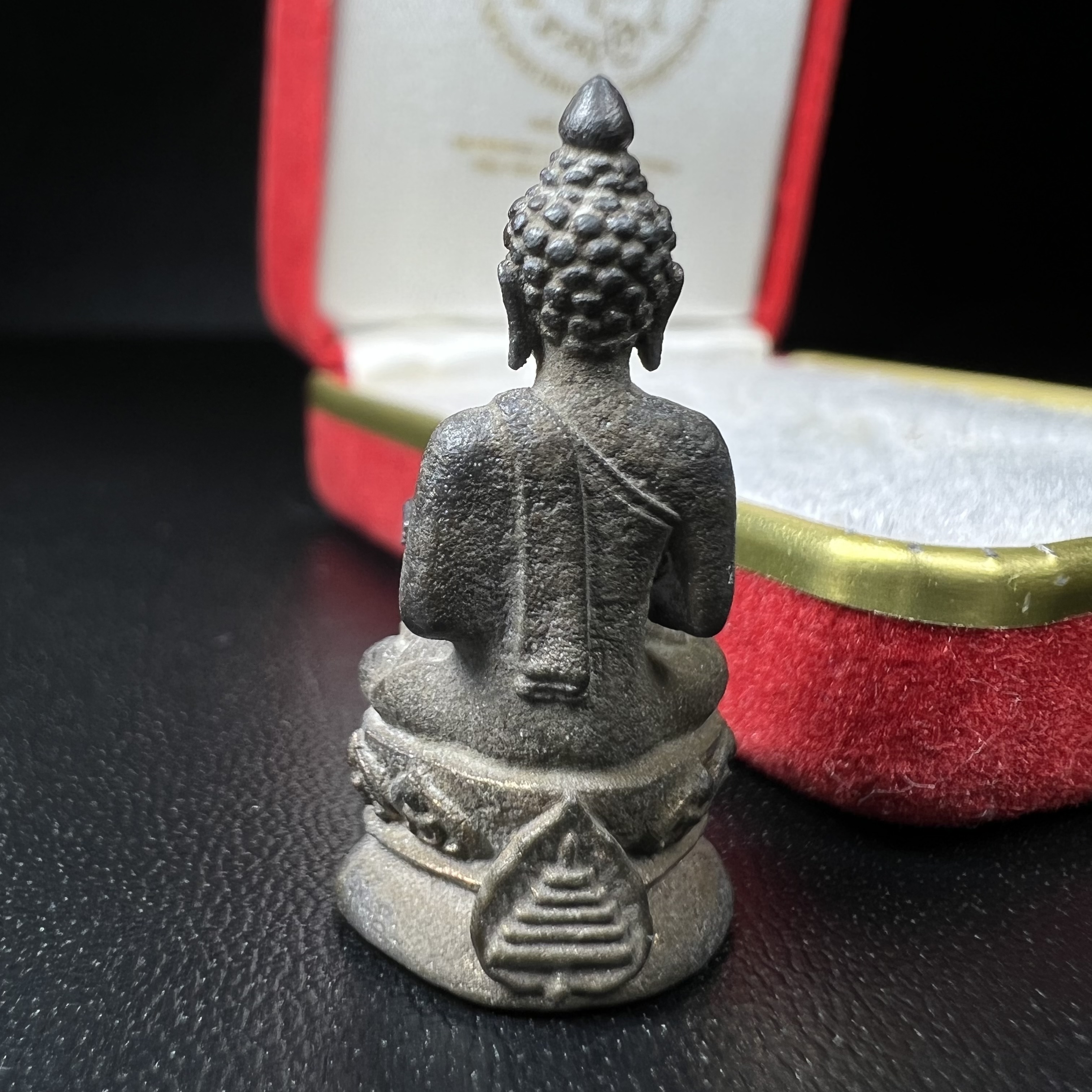 พระกริ่งปรมานุชิตชิโนรส วัดพระเชตุพนวิมลมังคลาราม(วัดโพธิ์) ปี2533 เนื้อนวโลหะ ( ในหลวงรัชกาลที่9เสด็จเททอง)