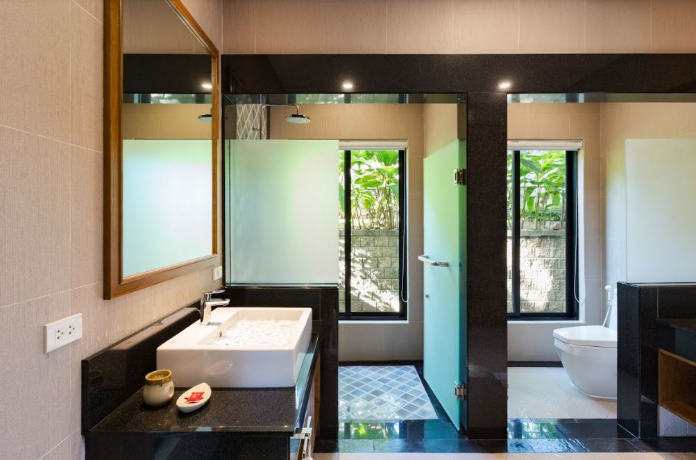 For Sale : Nai Harn, Luxury Tree Pool Villa, 3 Bedrooms 3 Bathrooms, Garden view.