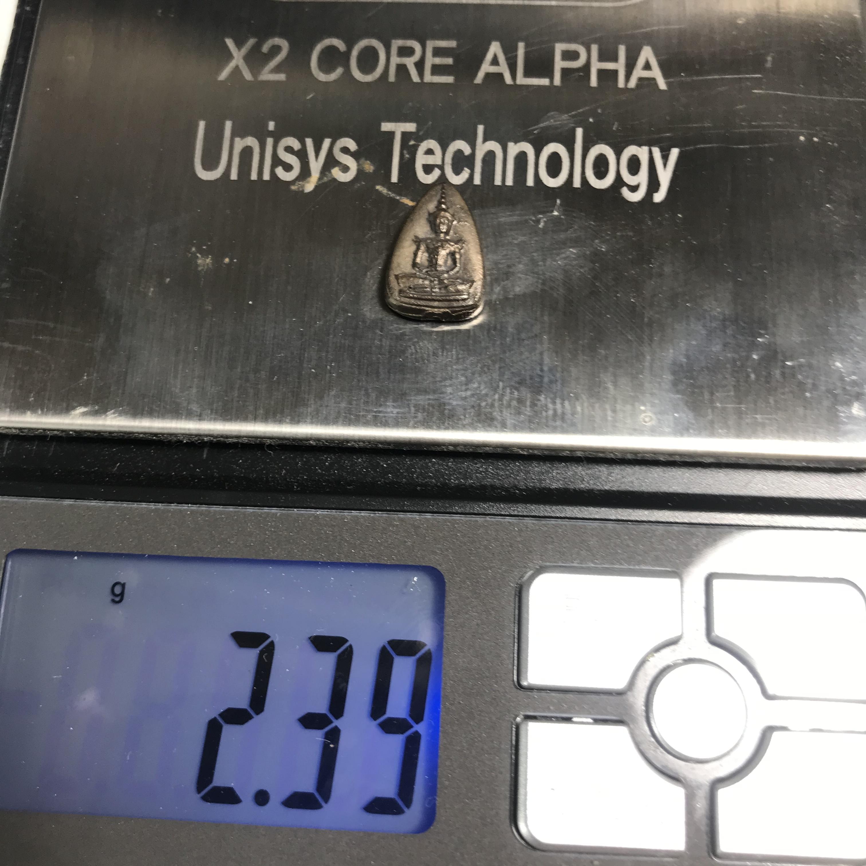 พระแก้วมรกต หลัง สก. รุ่น 60 พรรษามหาราชินี ปี 2537 ชุดกรรมการทองคำ พิมพ์เล็ก เหรียญหล่อทรงหยดน้ำครบชุดพร้อมกล่องบรรจุเดิม หายาก