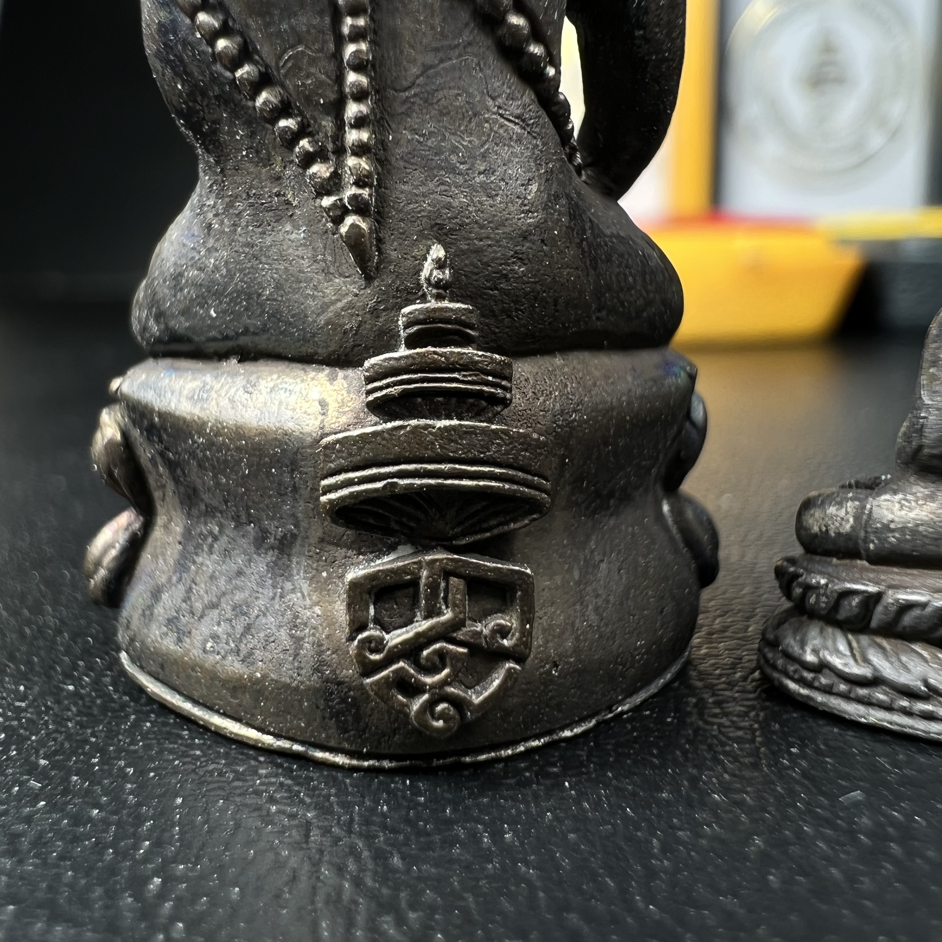 พระกริ่ง-พระชัยวัฒน์ ฉลองพระชนมายุครบ 7 รอบ 84 พรรษา สมเด็จพระสังฆราช(วาสน์) วัดราชบพิธฯ พ.ศ.2525 เนื้อนวโลหะ สภาพสวยมากกล่องบรรจุเดิมครบชุดสมบูรณ์(งานแกะแม่พิมพ์โดย นายช่างเกษม มงคลเจริญ)(1 ใน 1885 องค์)