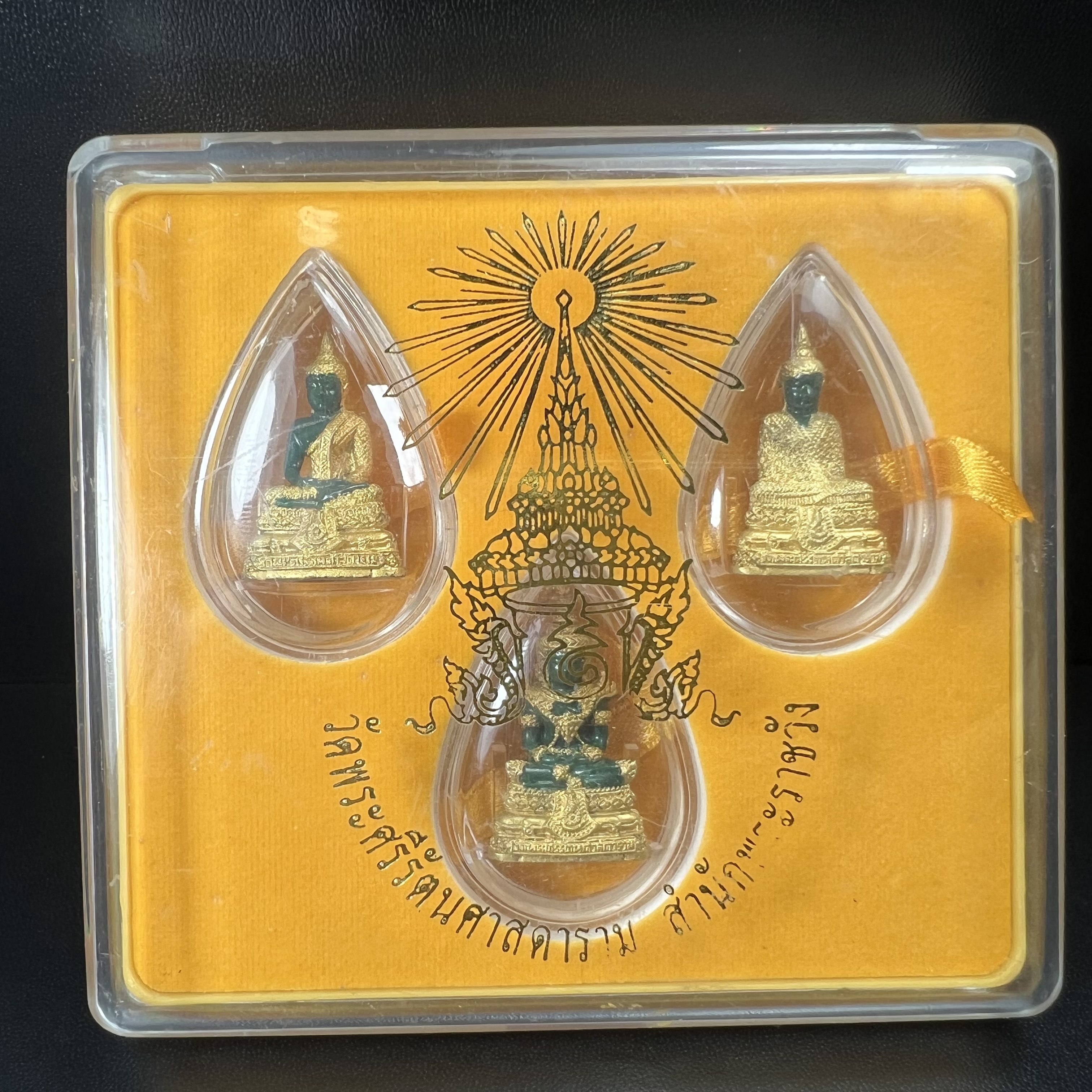 พระพุทธมหามณีรัตนปฏิมากร(พระแก้วมรกต) วัดพระศรีรัตนศาสดาราม สำนักพระราชวัง จัดสร้าง ชุด3 ฤดู ร้อน ฝน หนาว(บรรจุมวลสารใต้ฐาน)