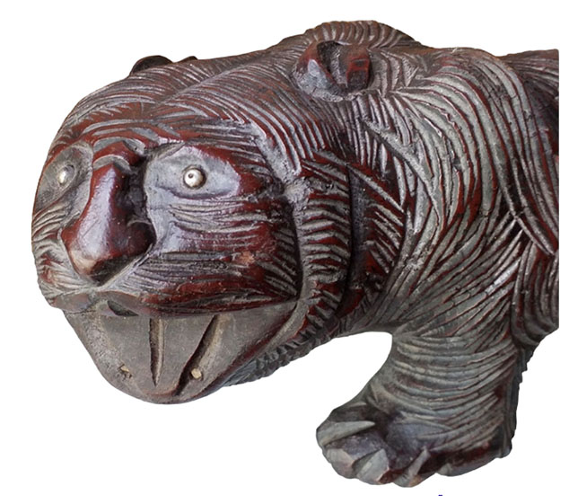 เสือไม้แกะ(มีตำหนิ) งานเก่า ยาว 39cm