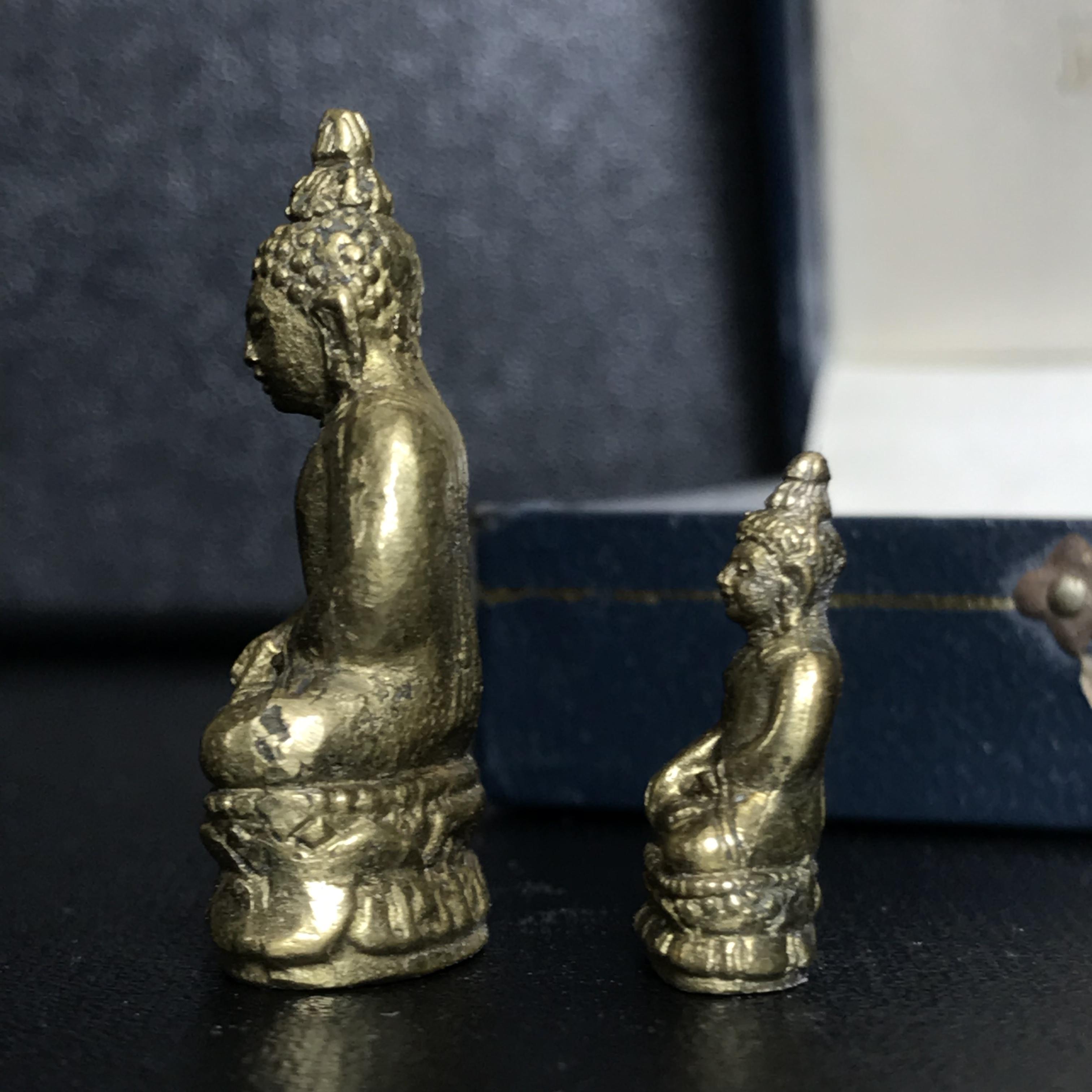 พระกริ่ง-พระชัยวัฒน์ ไพรีพินาศ วัดบวรนิเวศวิหาร รุ่นผ้าป่าสิงห์บุรี ปี2528 ชุดกรรมการรับพระราชทานจากสมเด็จพระเทพ(หายาก)